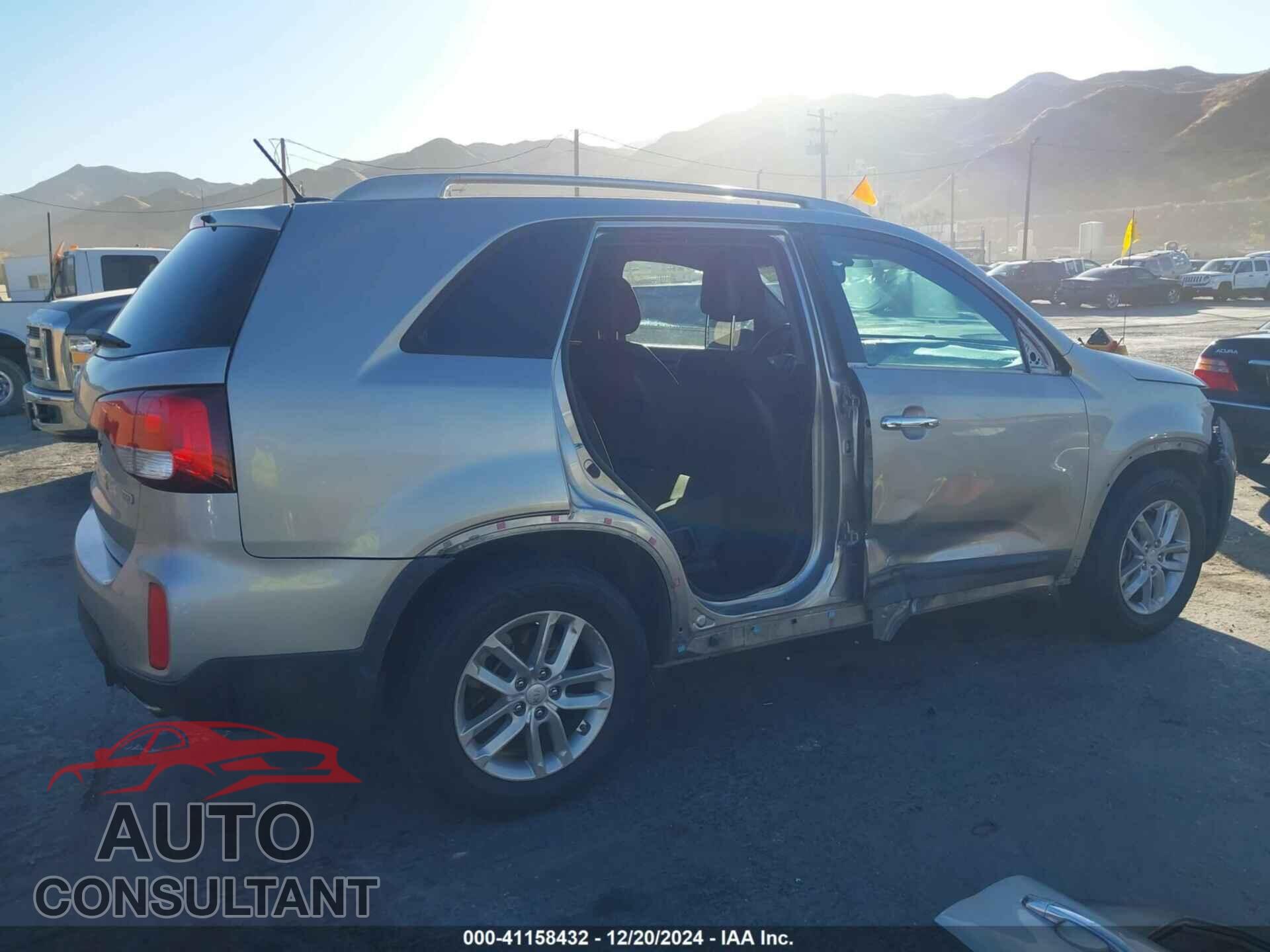 KIA SORENTO 2015 - 5XYKT4A60FG624989