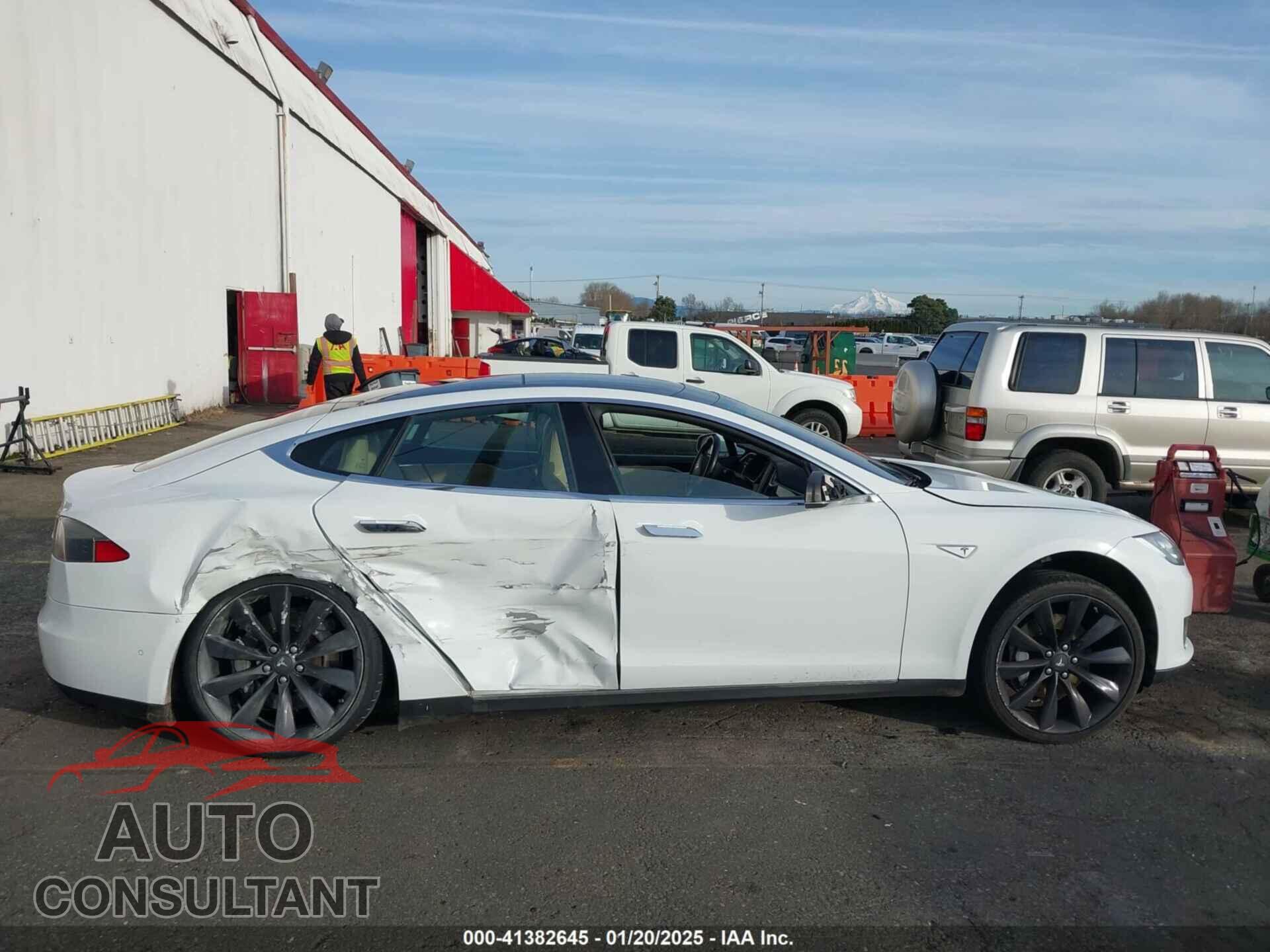 TESLA MODEL S 2014 - 5YJSA1H1XEFP62494
