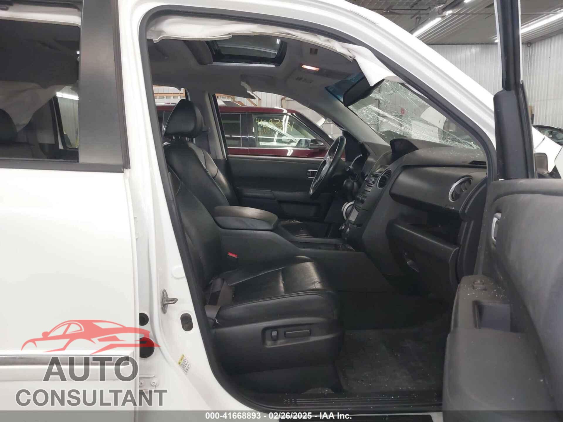 HONDA PILOT 2012 - 5FNYF4H9XCB035551