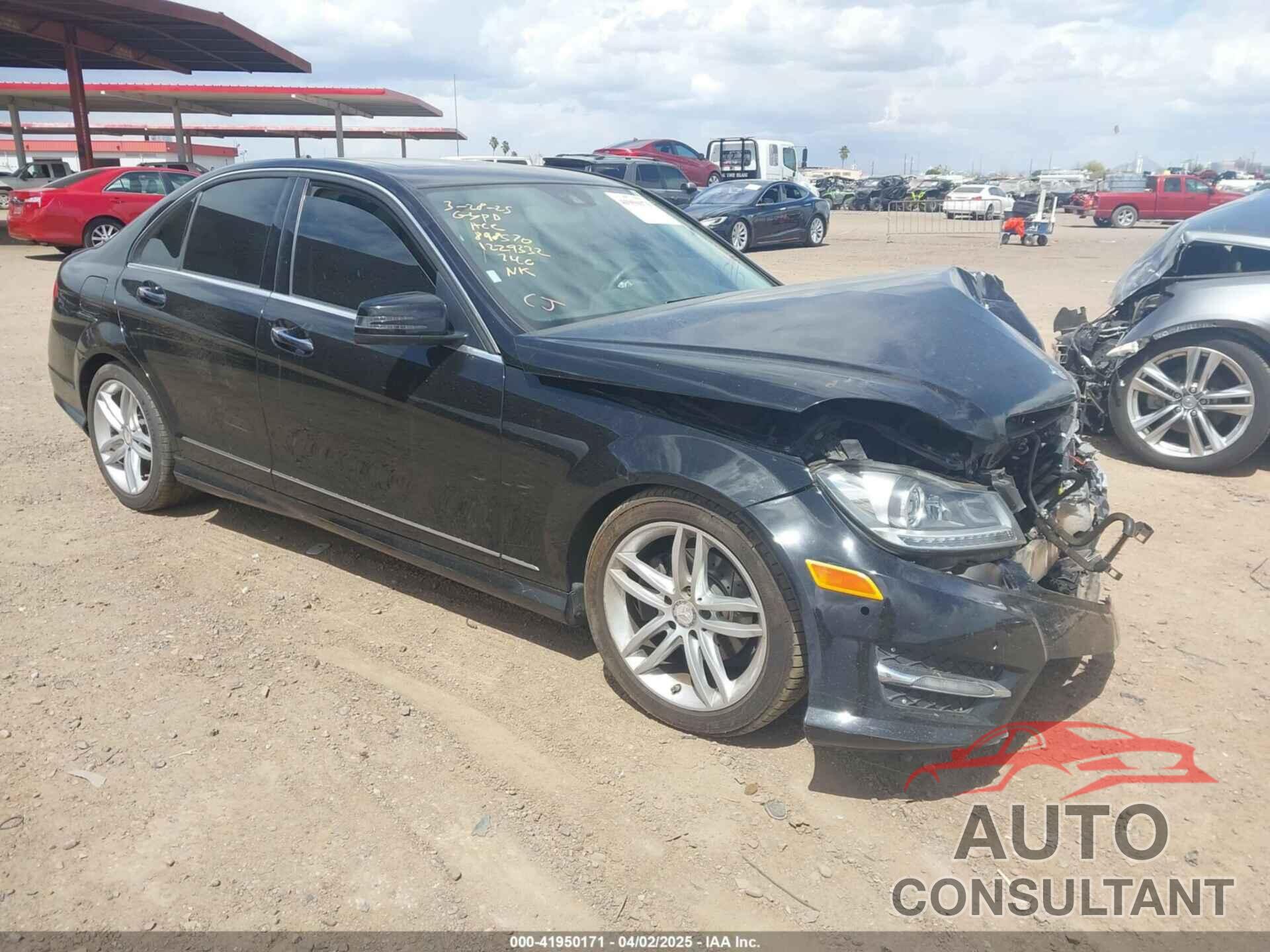 MERCEDES-BENZ C 300 2012 - WDDGF8BB6CR227922