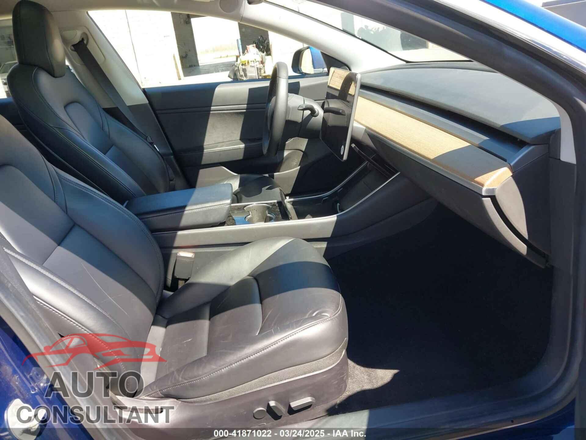 TESLA MODEL 3 2019 - 5YJ3E1EA0KF425079