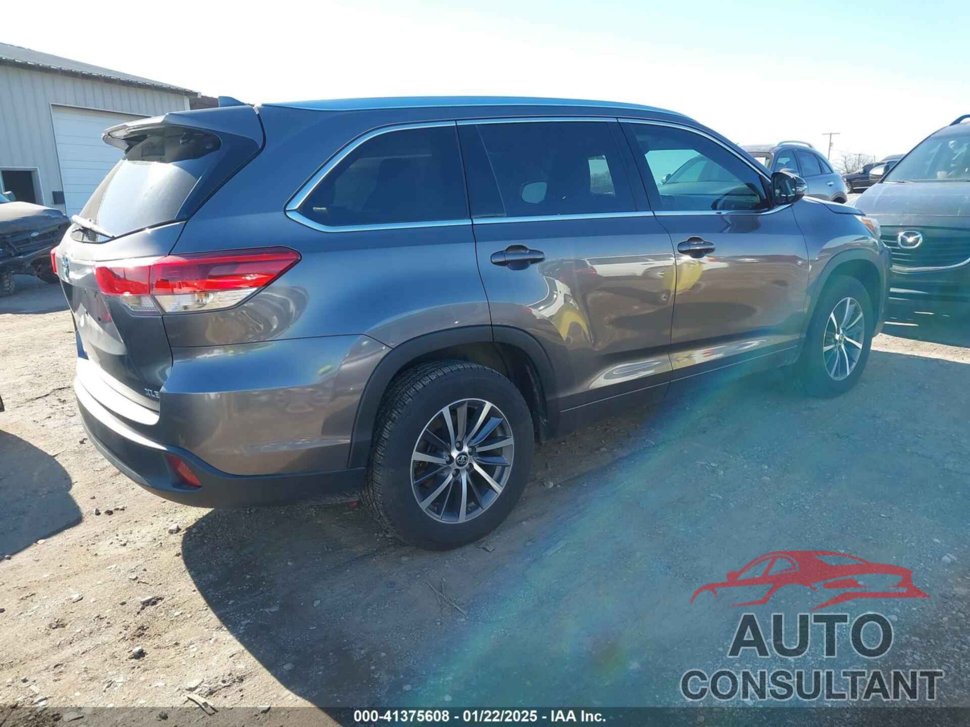 TOYOTA HIGHLANDER 2018 - 5TDKZRFH7JS540606