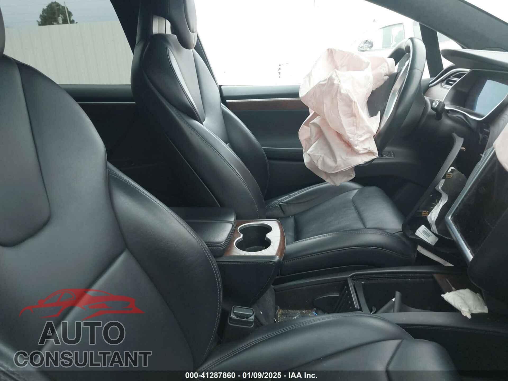 TESLA MODEL X 2017 - 5YJXCAE23HF060924