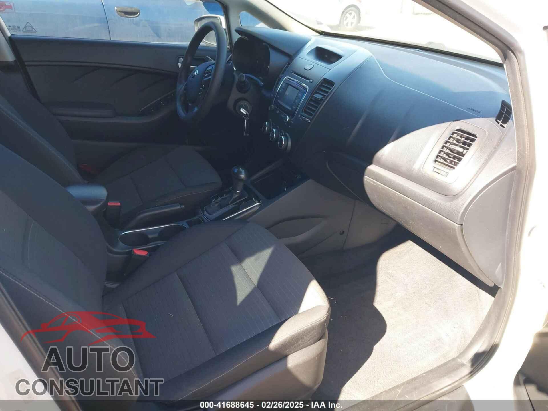KIA FORTE 2017 - 3KPFL4A79HE084567
