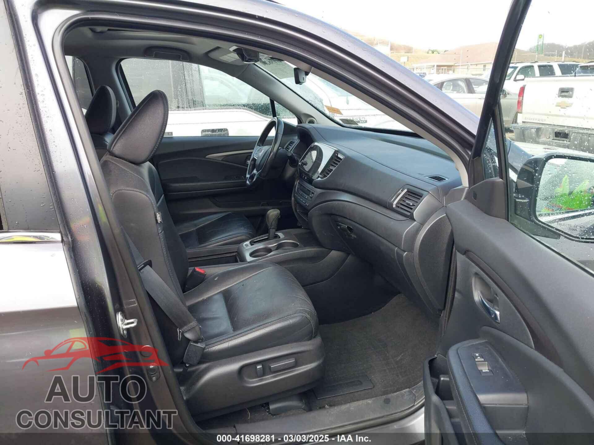 HONDA PILOT 2019 - 5FNYF6H52KB013373