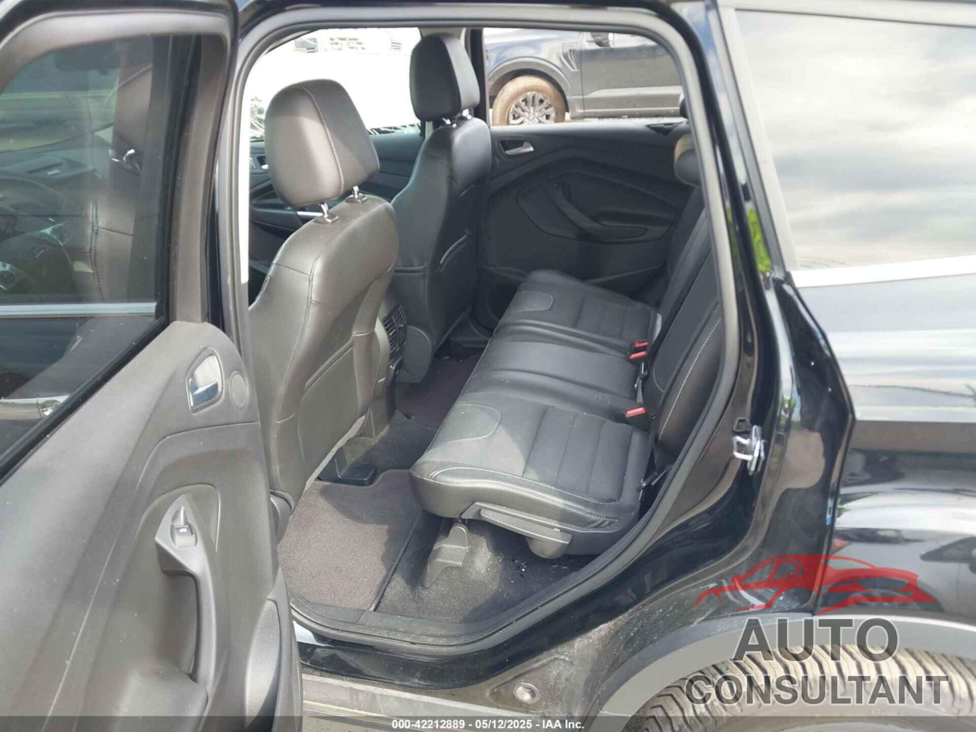 FORD ESCAPE 2016 - 1FMCU9G90GUB05288