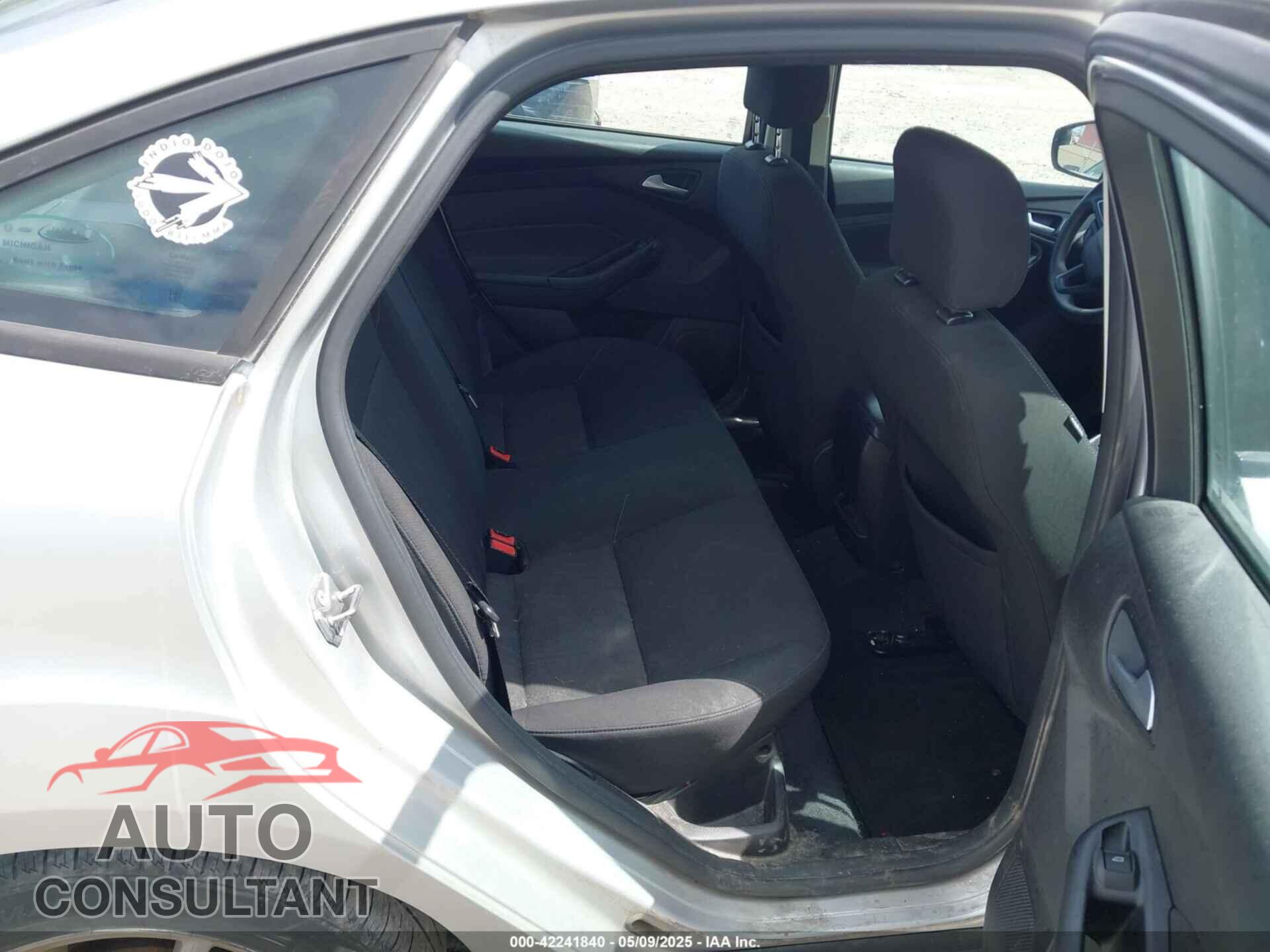 FORD FOCUS 2016 - 1FADP3F27GL331762
