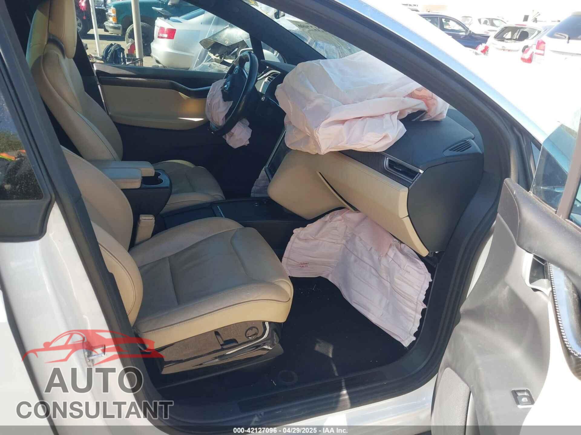 TESLA MODEL X 2016 - 5YJXCAE40GF014533