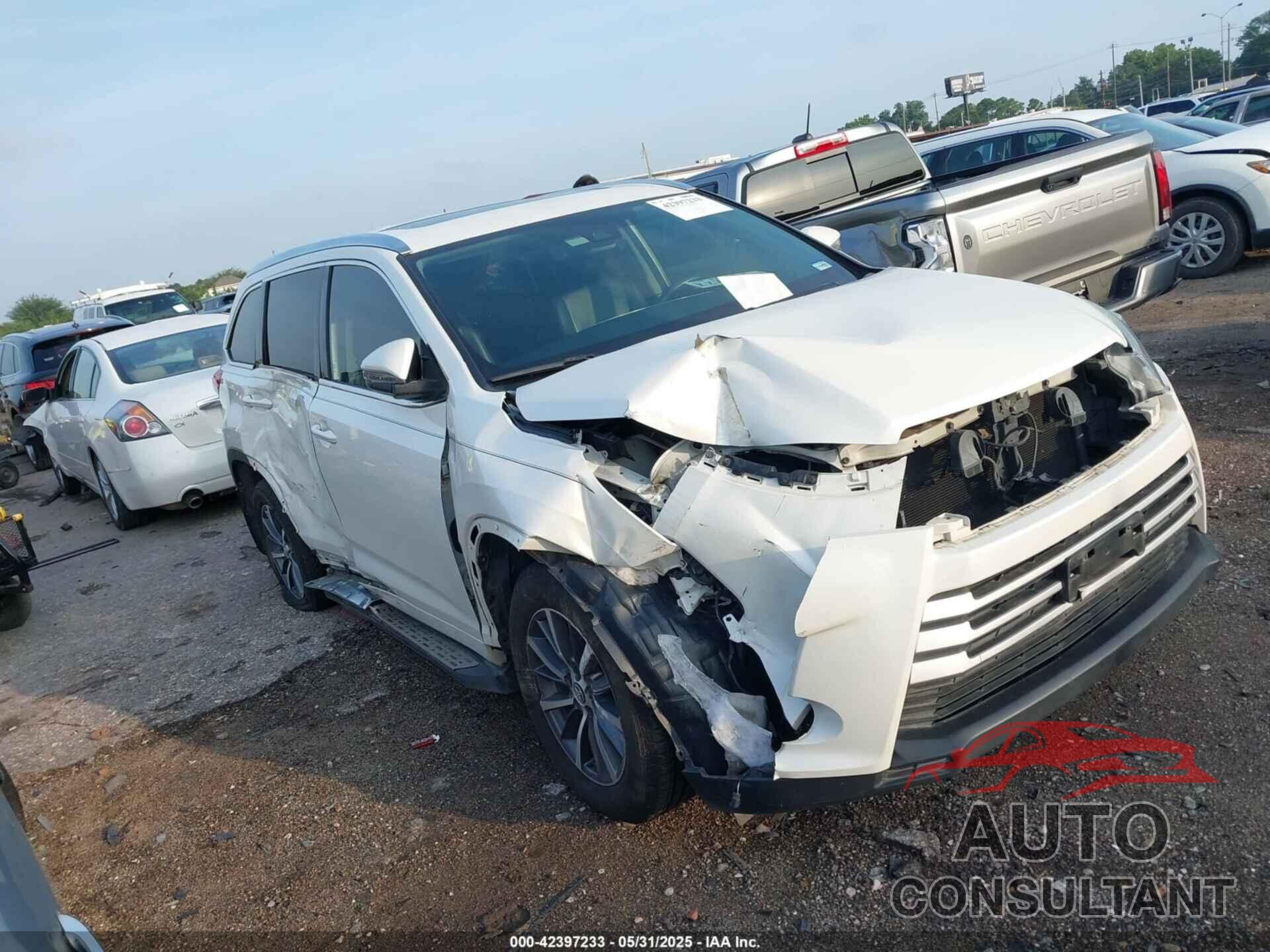 TOYOTA HIGHLANDER 2018 - 5TDKZRFH9JS529672