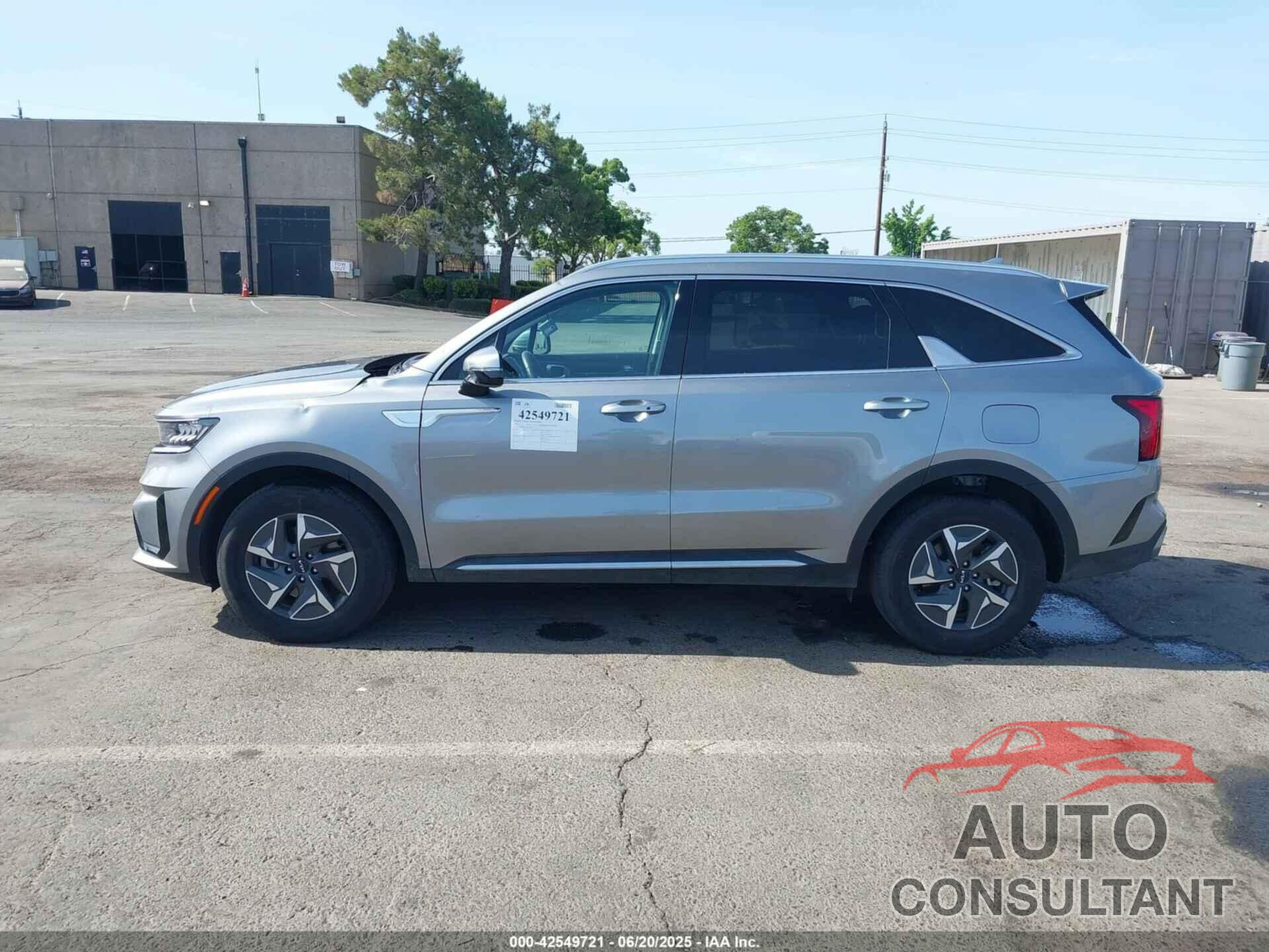 KIA SORENTO HYBRID 2023 - KNDRH4LG8P5136535