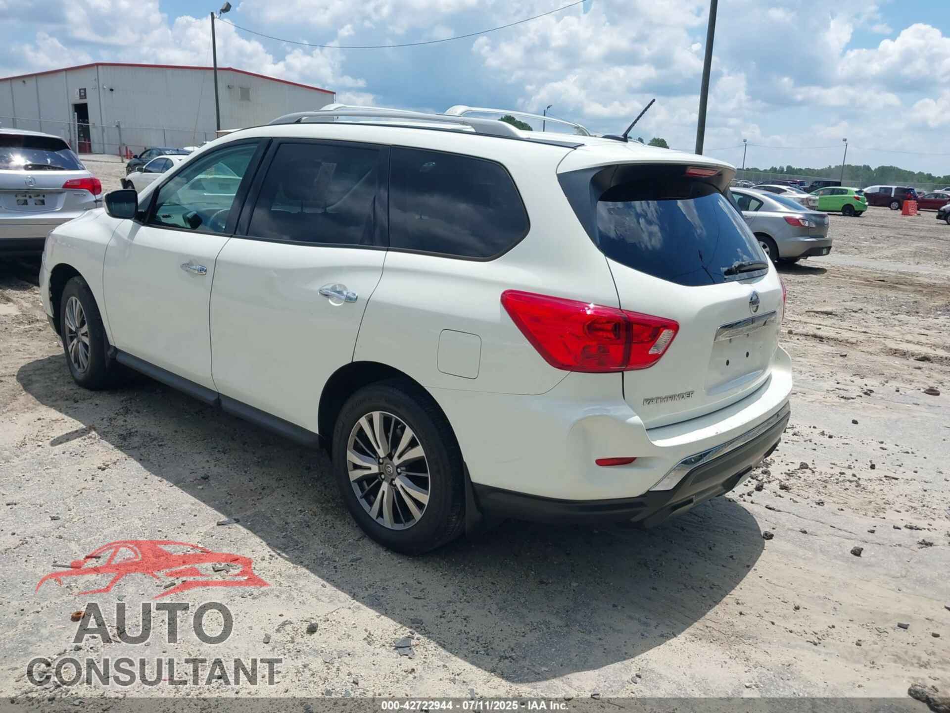 NISSAN PATHFINDER 2018 - 5N1DR2MN3JC666015