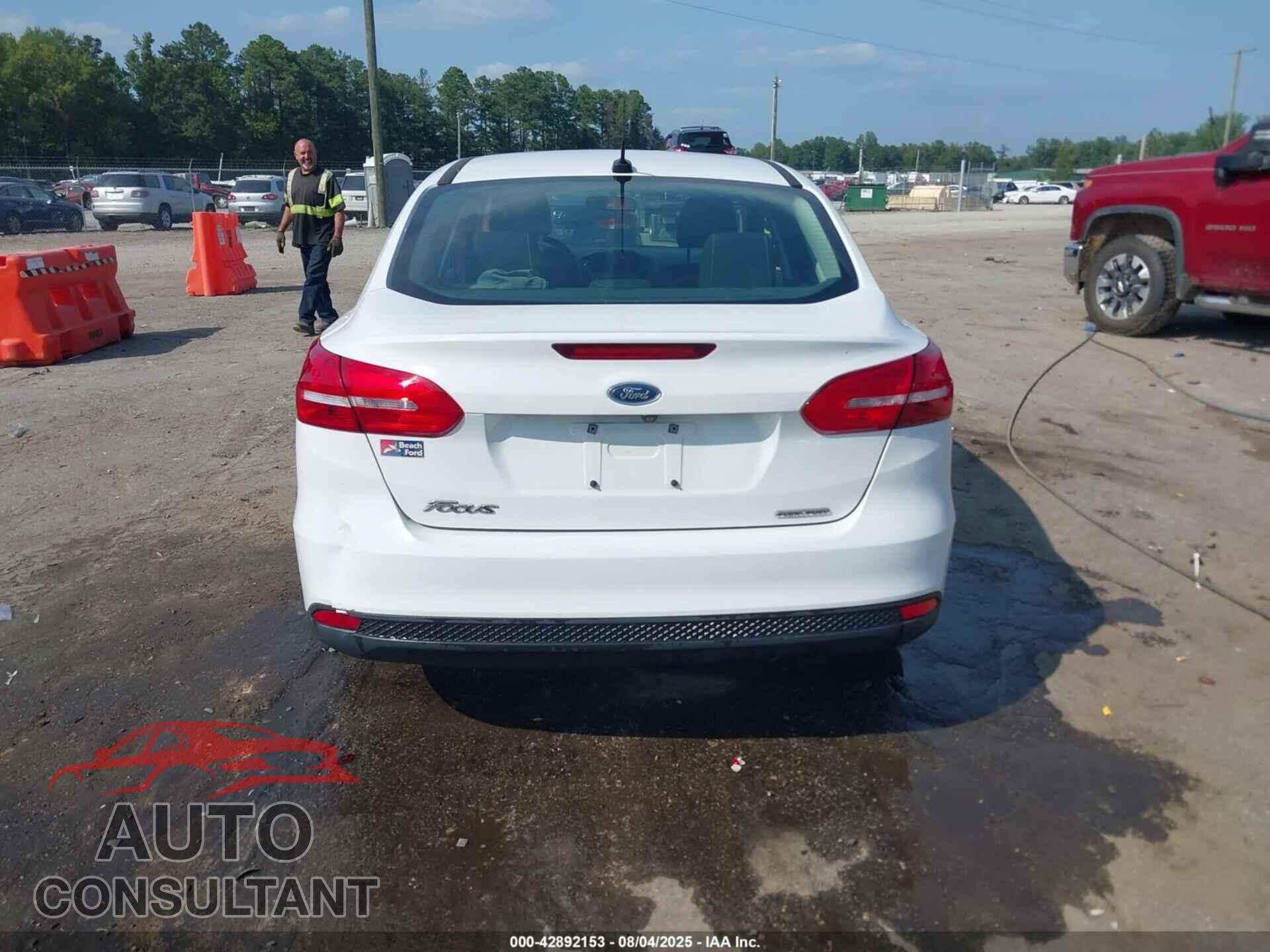 FORD FOCUS 2016 - 1FADP3E2XGL242513