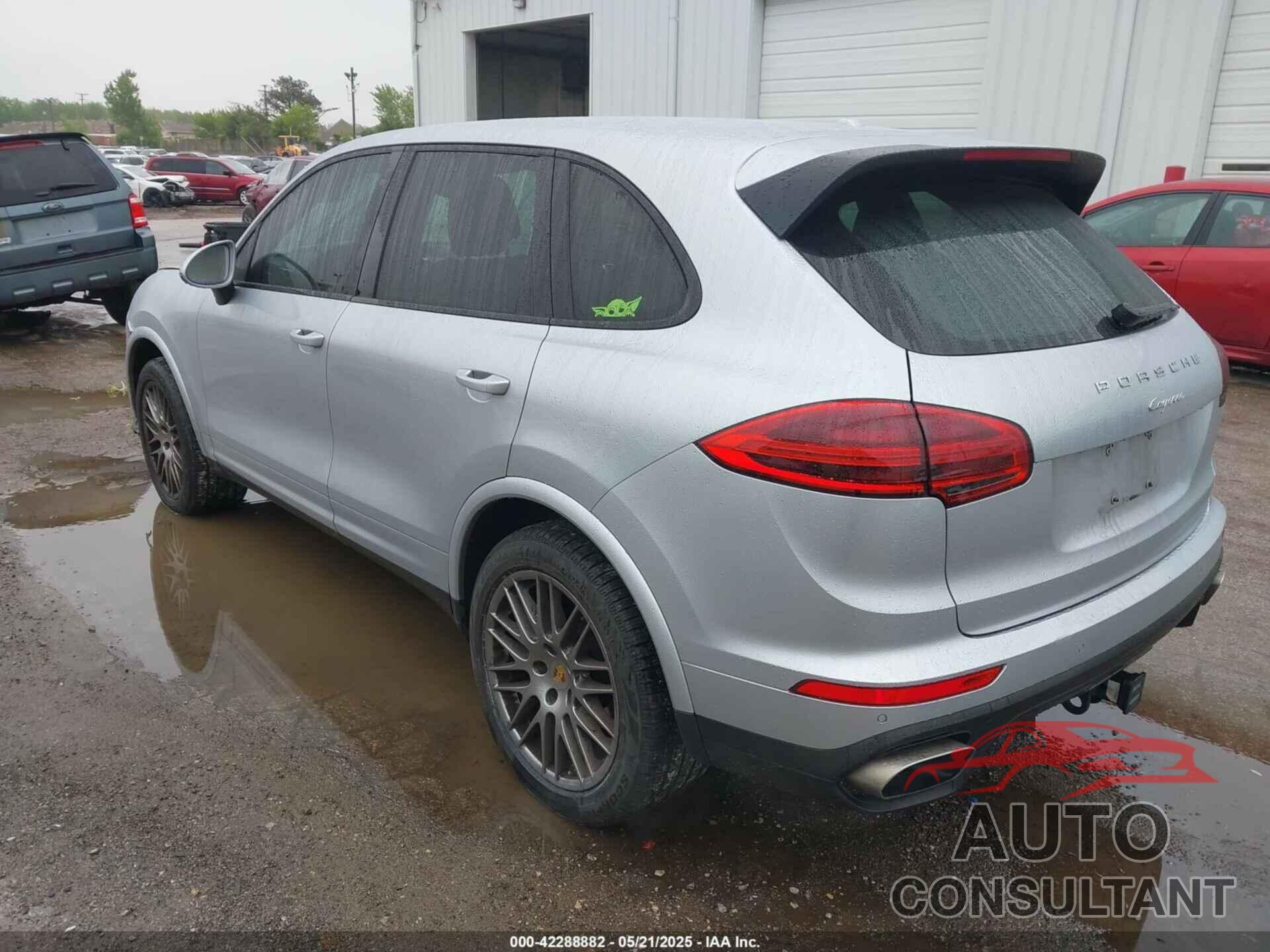 PORSCHE CAYENNE 2017 - WP1AA2A25HKA80522