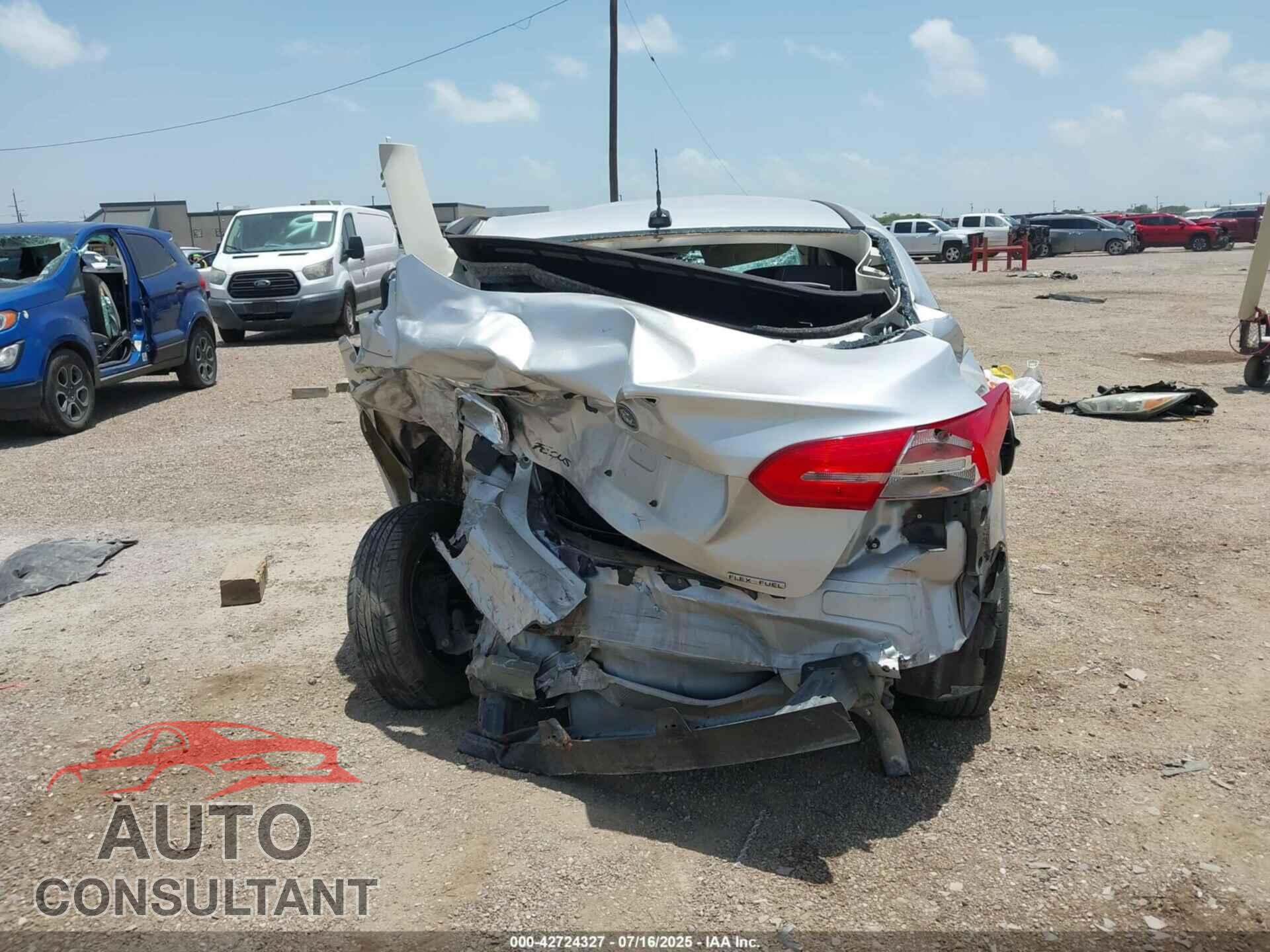 FORD FOCUS 2016 - 1FADP3E27GL245434