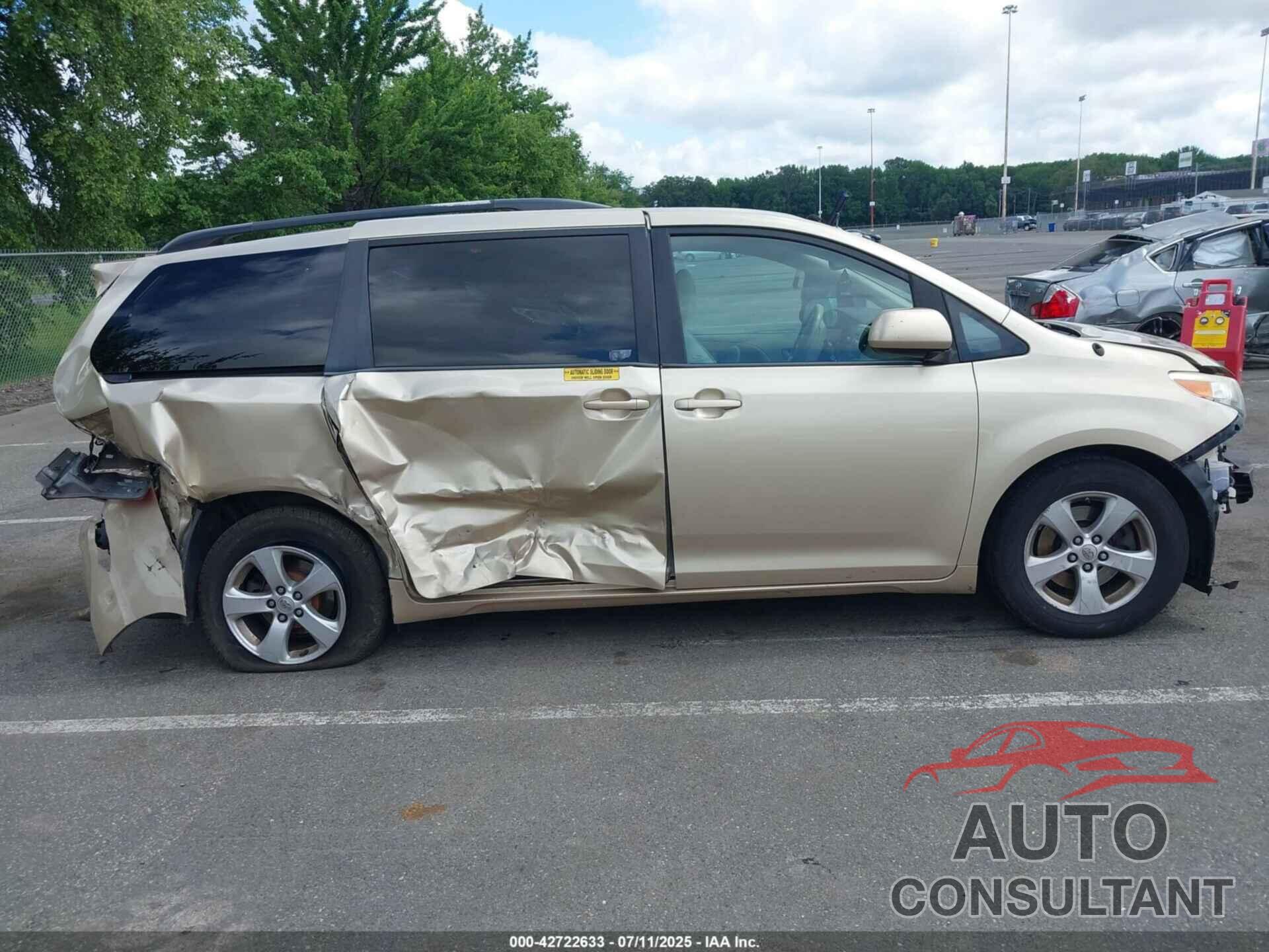 TOYOTA SIENNA 2013 - 5TDKK3DC8DS317309