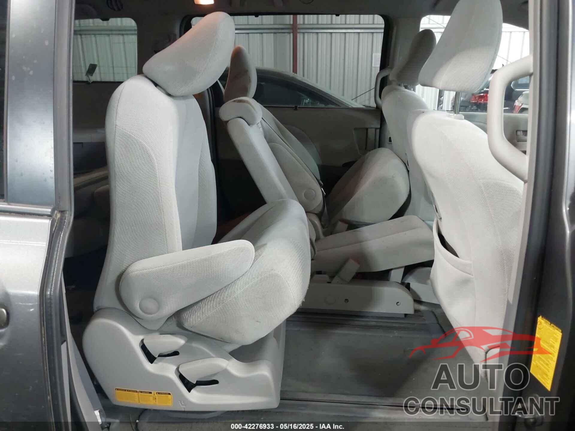 TOYOTA SIENNA 2011 - 5TDKK3DC8BS171619