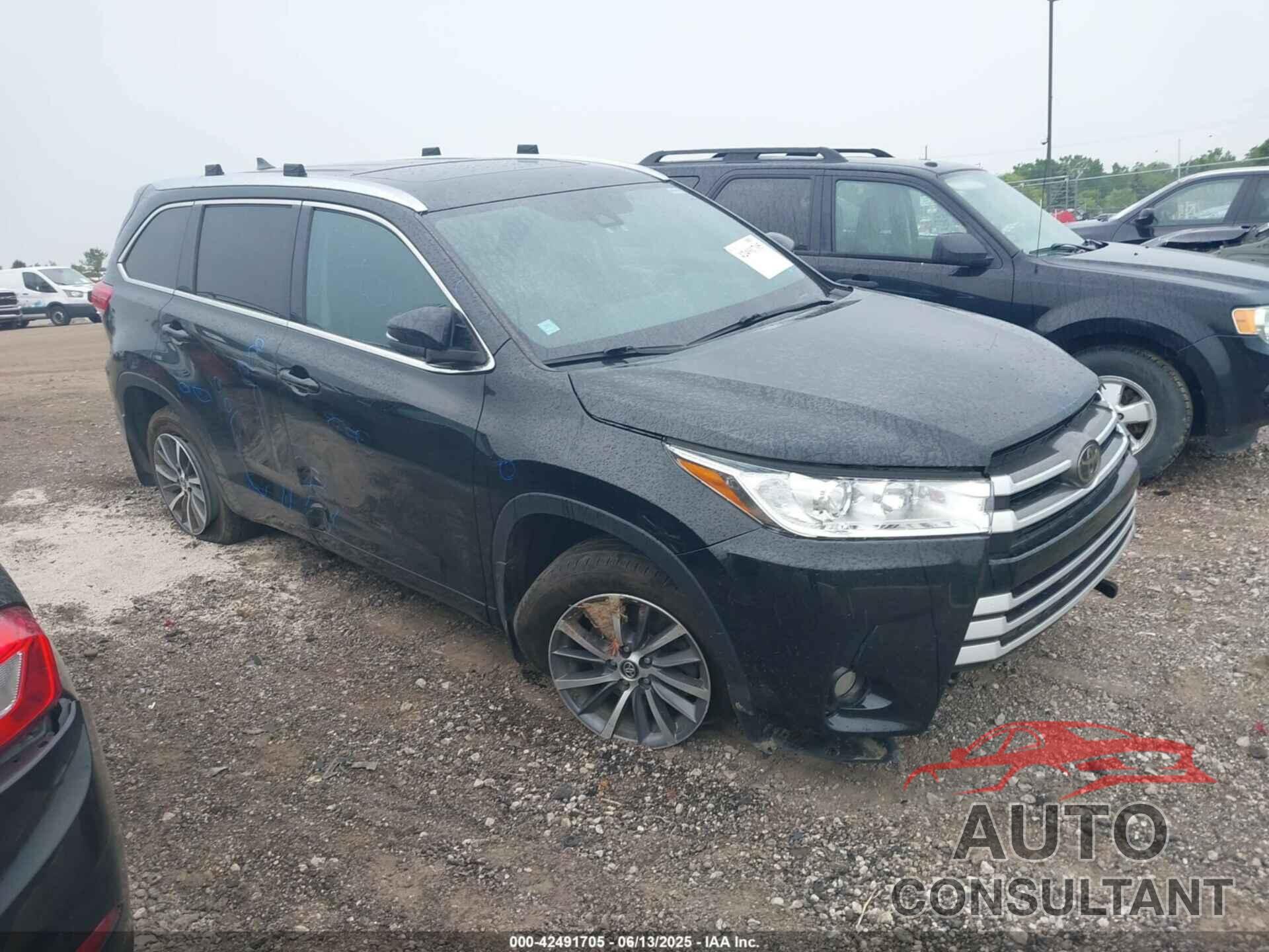 TOYOTA HIGHLANDER 2018 - 5TDJZRFH3JS543823