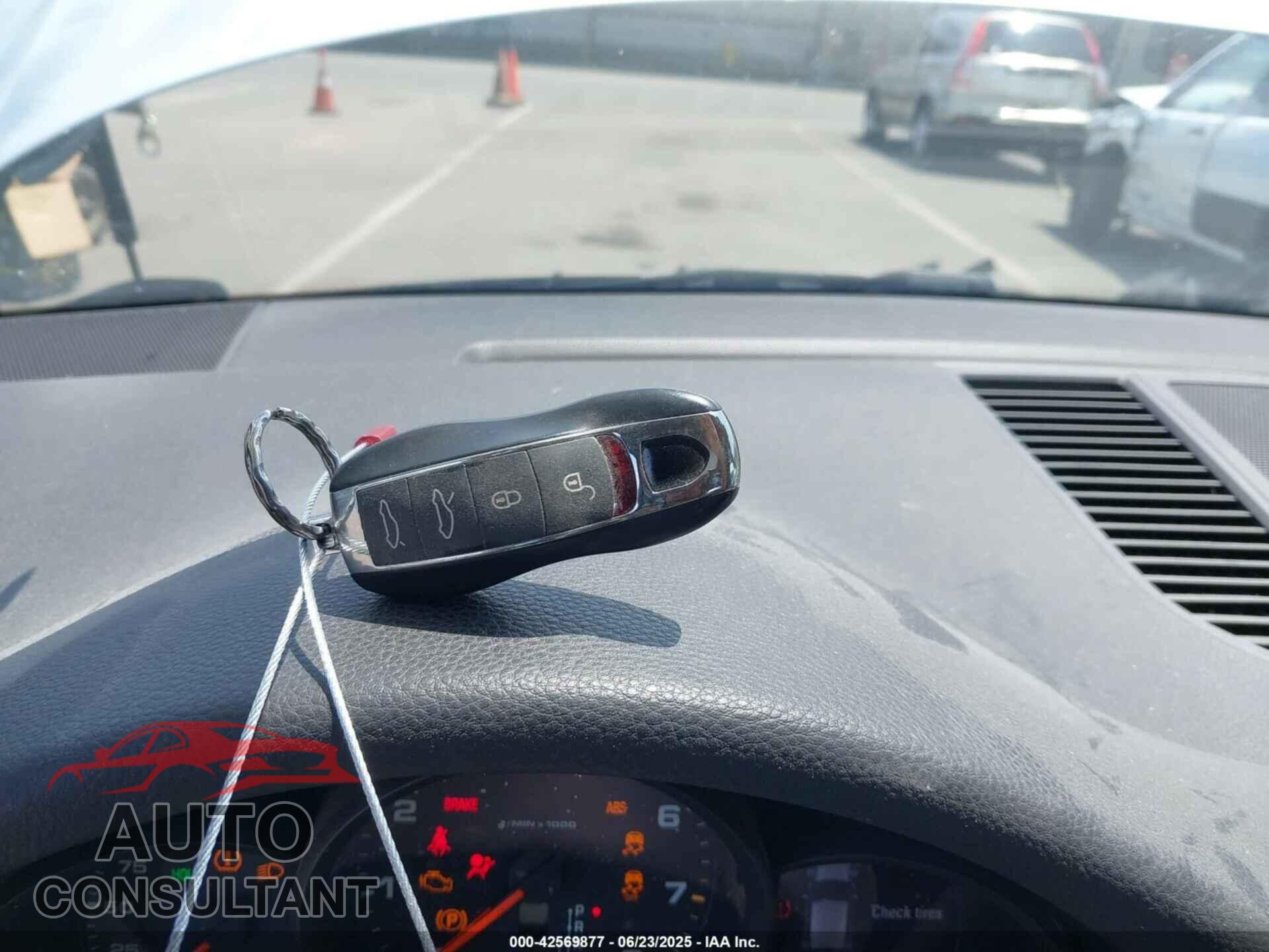 PORSCHE MACAN 2017 - WP1AA2A53HLB03820