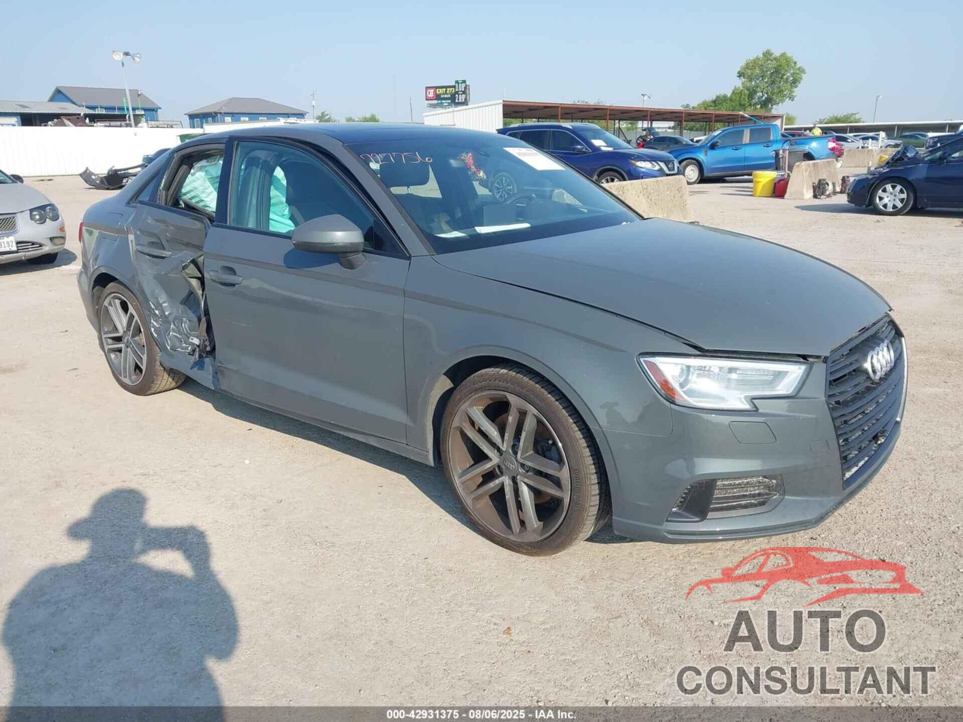 AUDI A3 2019 - WAUAUGFF1KA095627