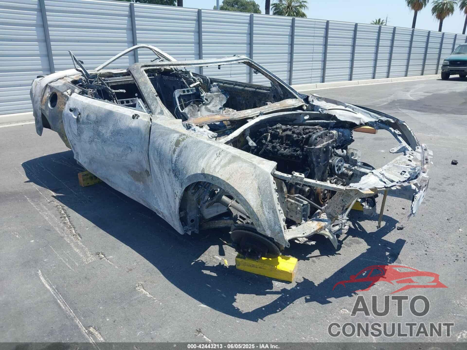 CHEVROLET CAMARO 2018 - 1G1FB3DX7J0118571