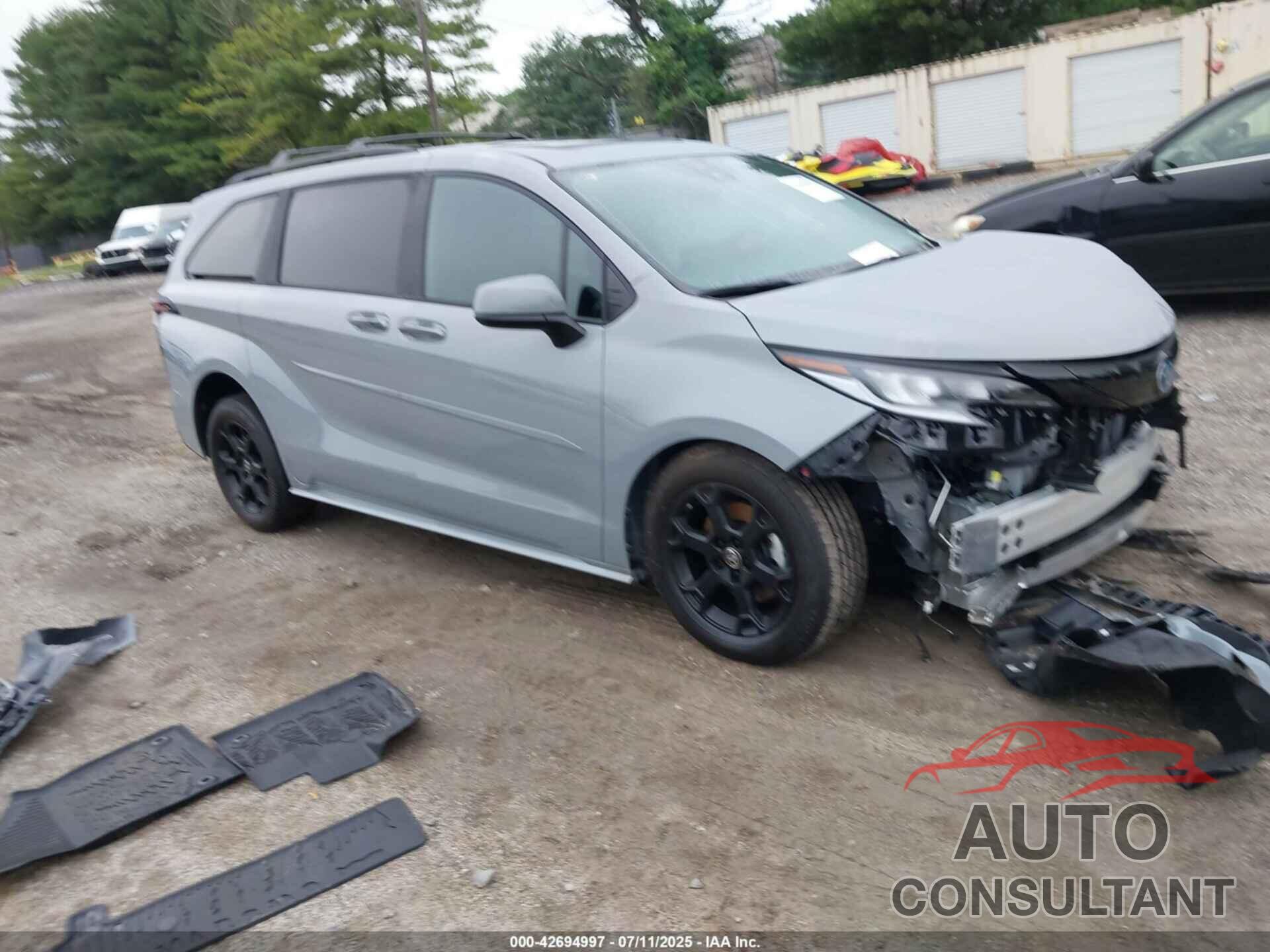 TOYOTA SIENNA 2025 - 5TDCSKFC5SS191080