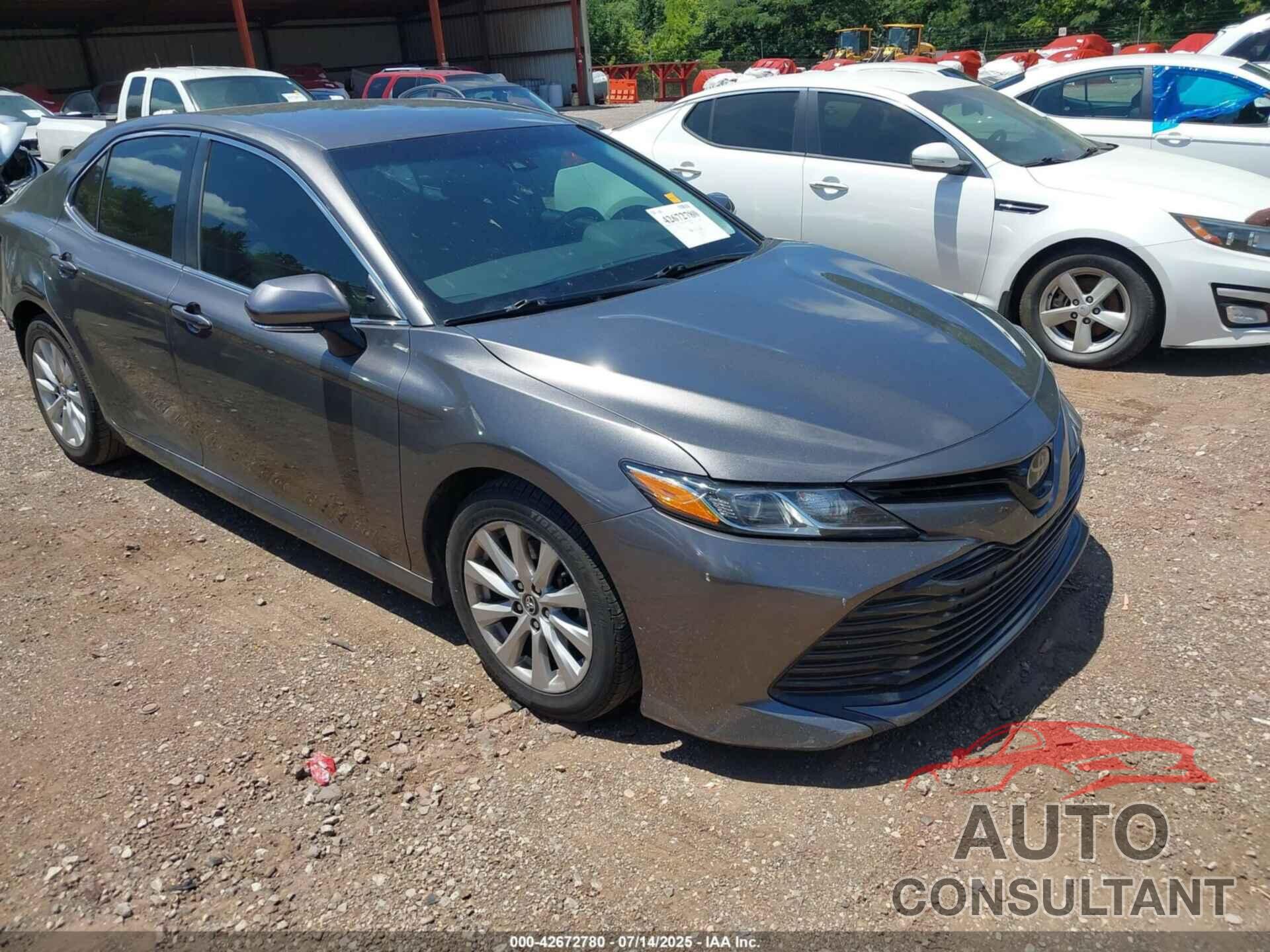 TOYOTA CAMRY 2018 - 4T1B11HK3JU088615