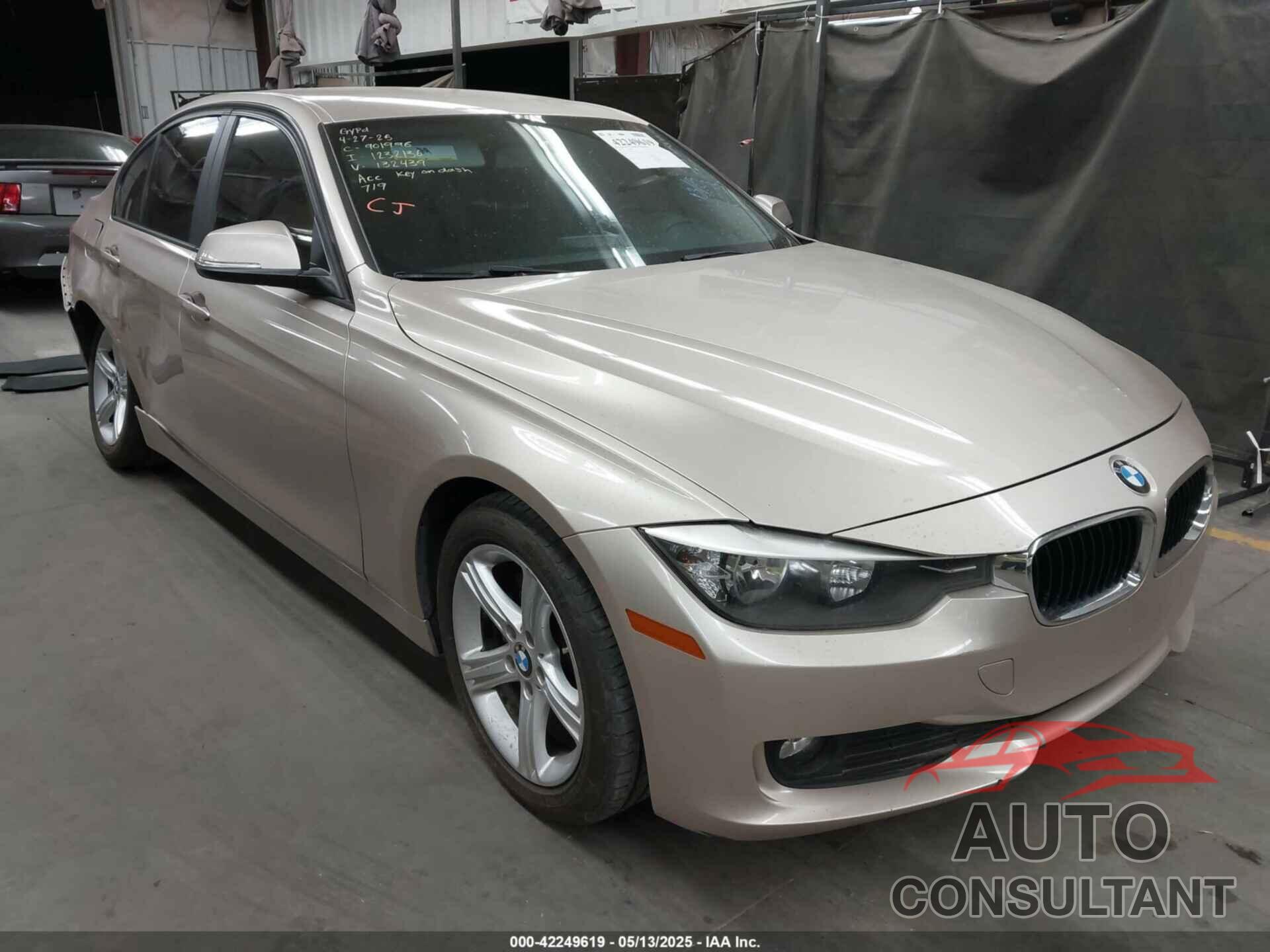 BMW 320I 2014 - WBA3B1C53EK132439