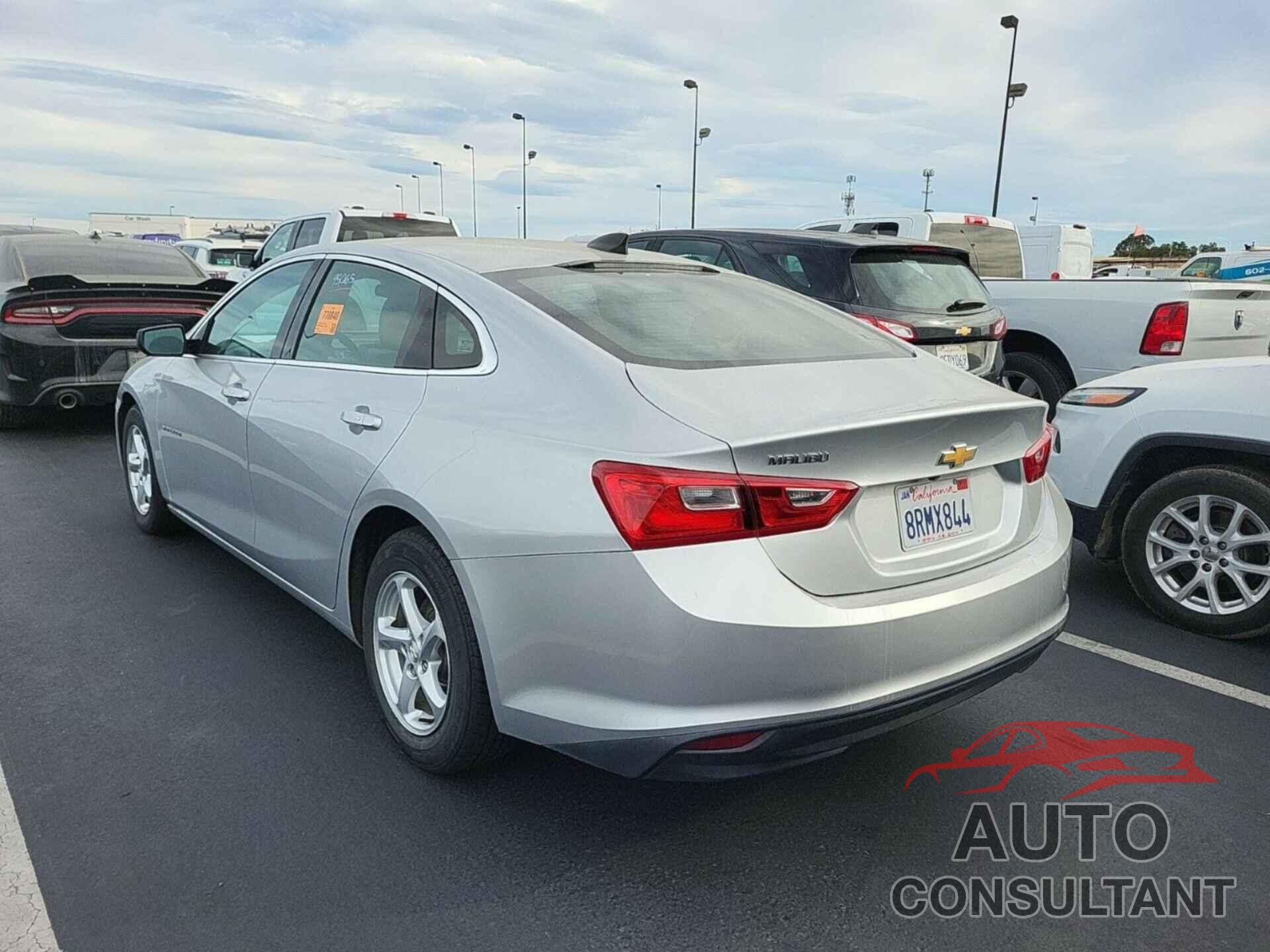 CHEVROLET MALIBU 2018 - 1G1ZB5ST1JF291704