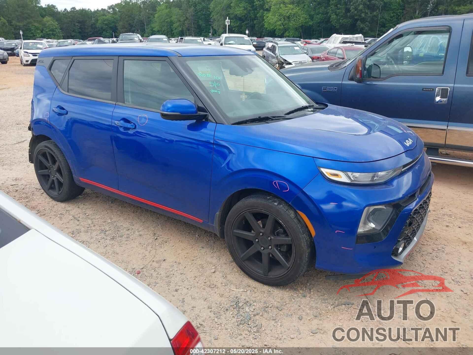 KIA SOUL 2022 - KNDJ63AU8N7818208