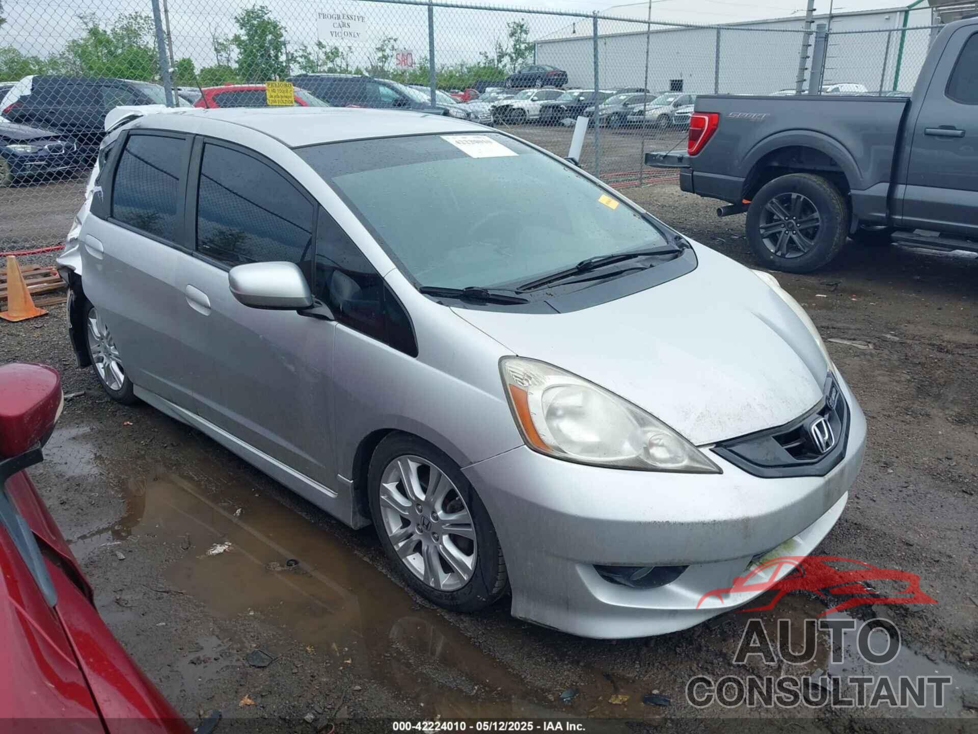 HONDA FIT 2011 - JHMGE8H58BC011228