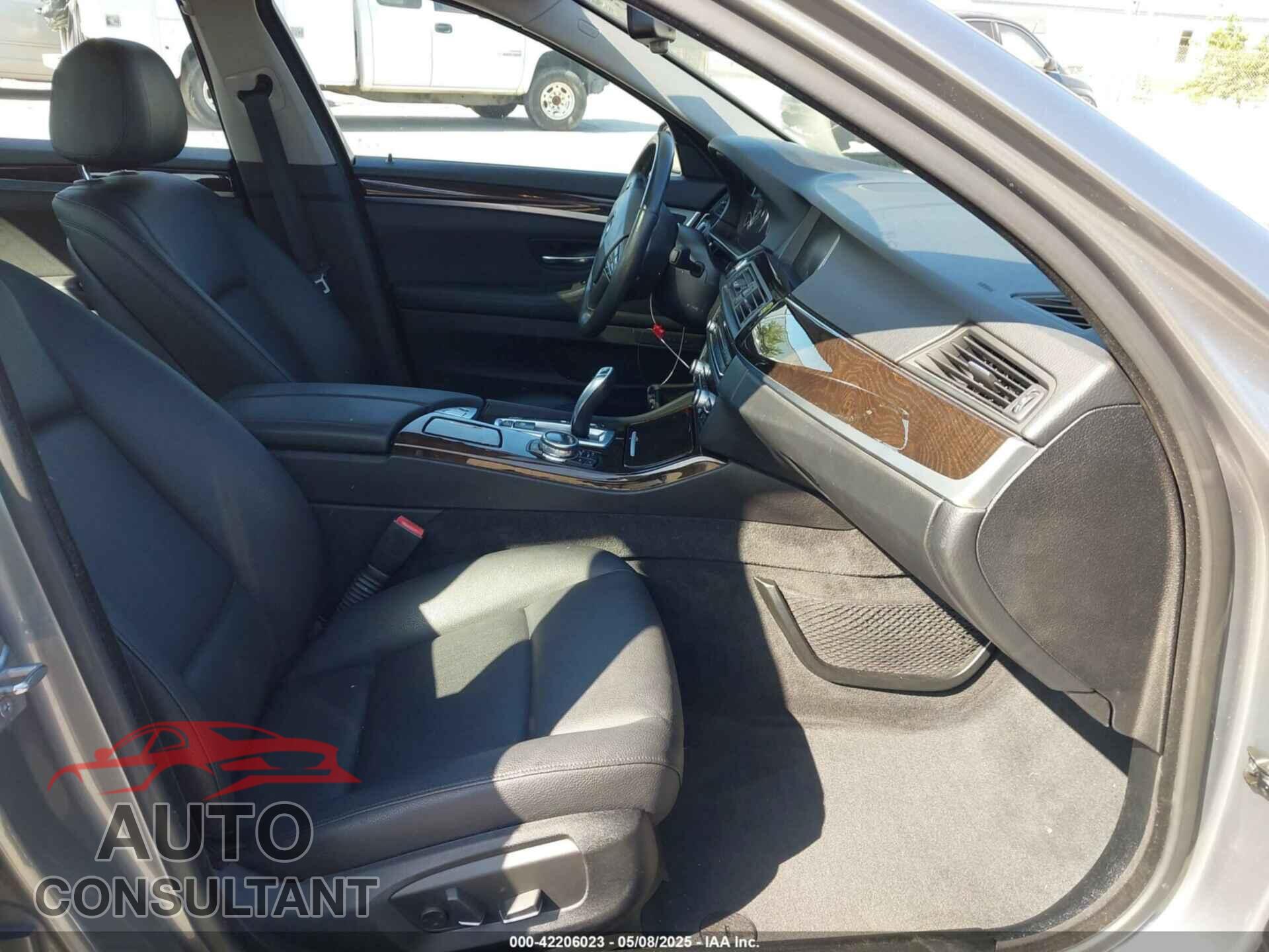 BMW 528I 2014 - WBA5A5C57ED511306
