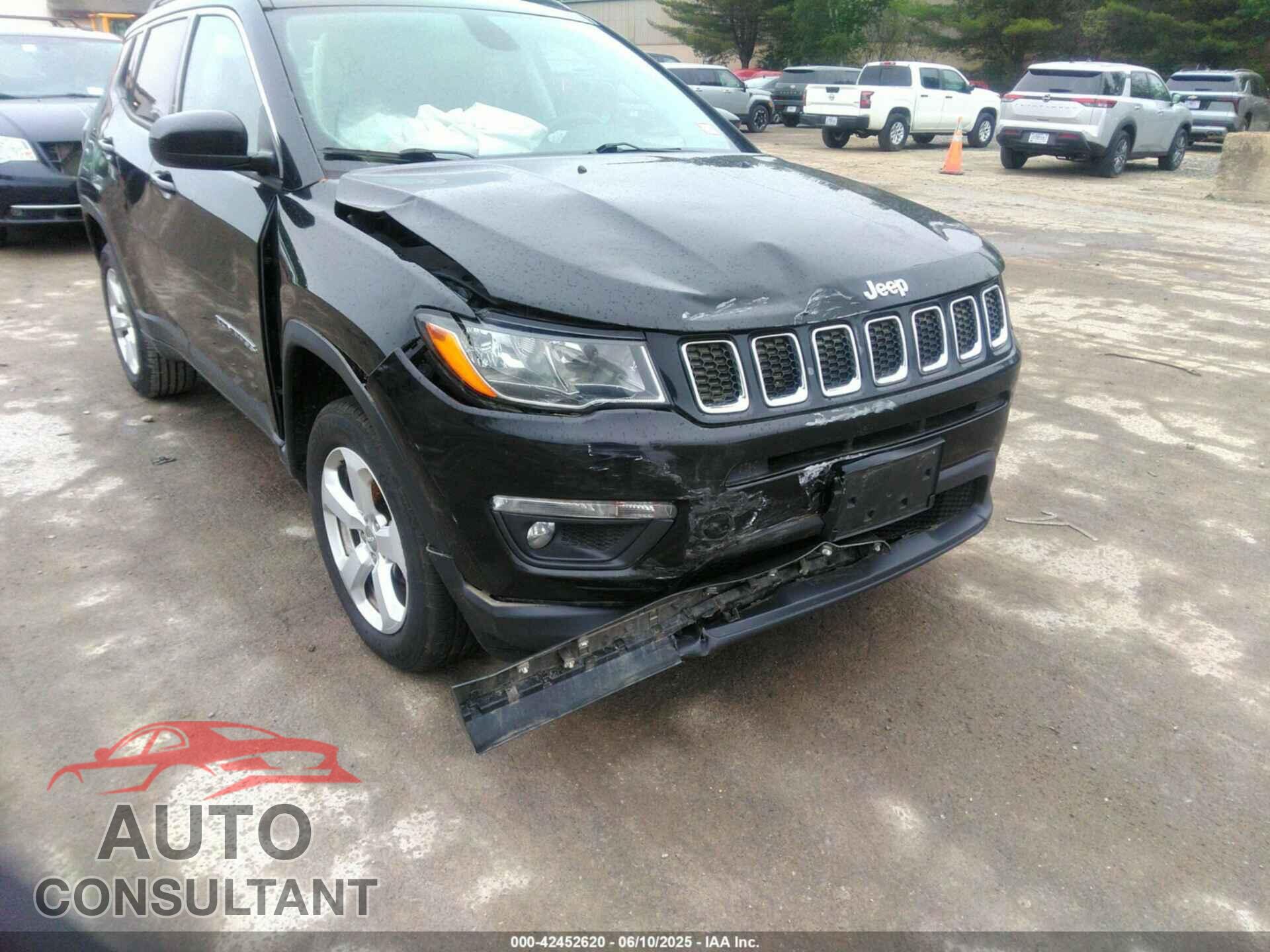 JEEP COMPASS 2018 - 3C4NJDBB7JT483015