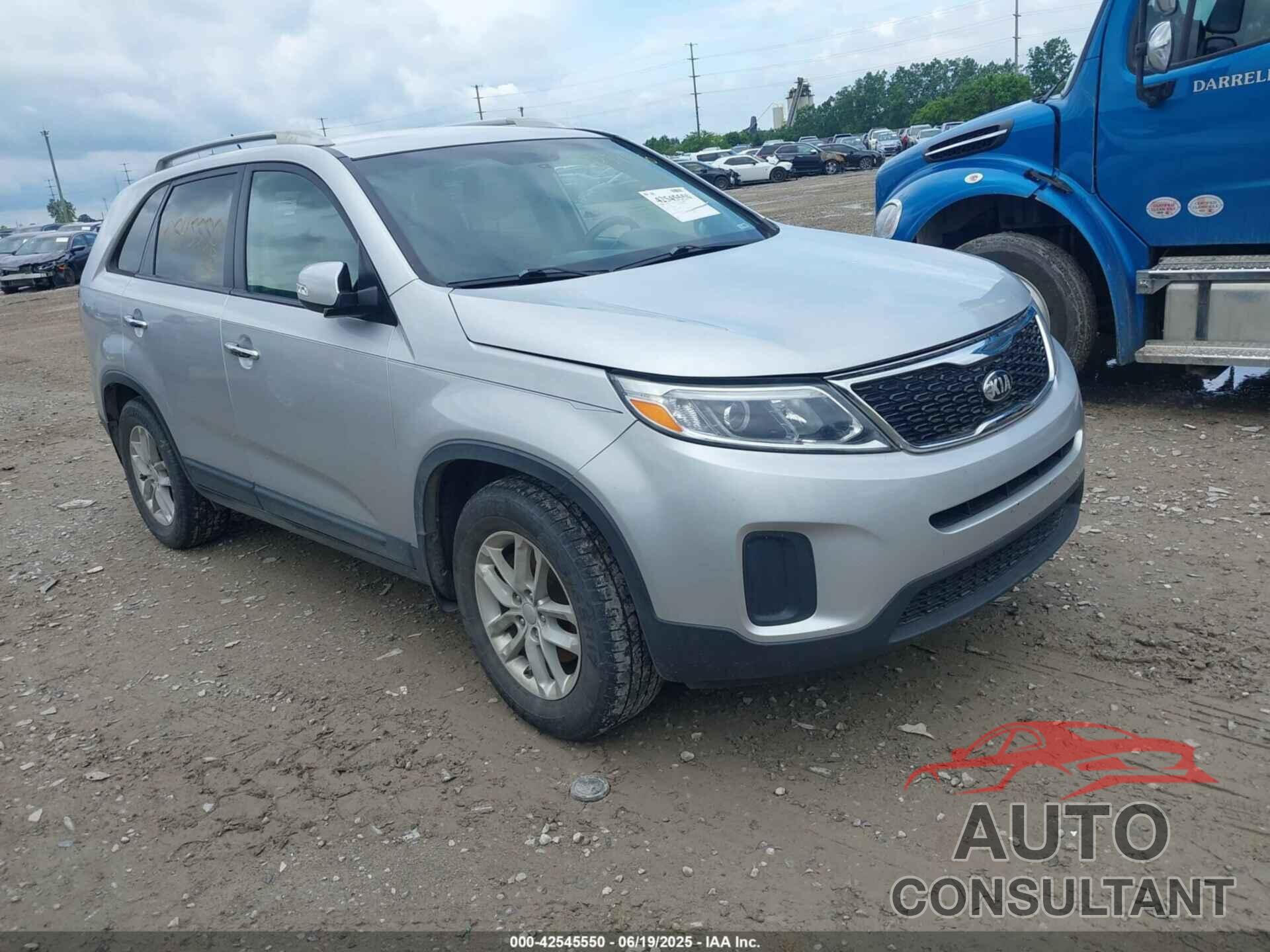 KIA SORENTO 2015 - 5XYKT4A75FG550641