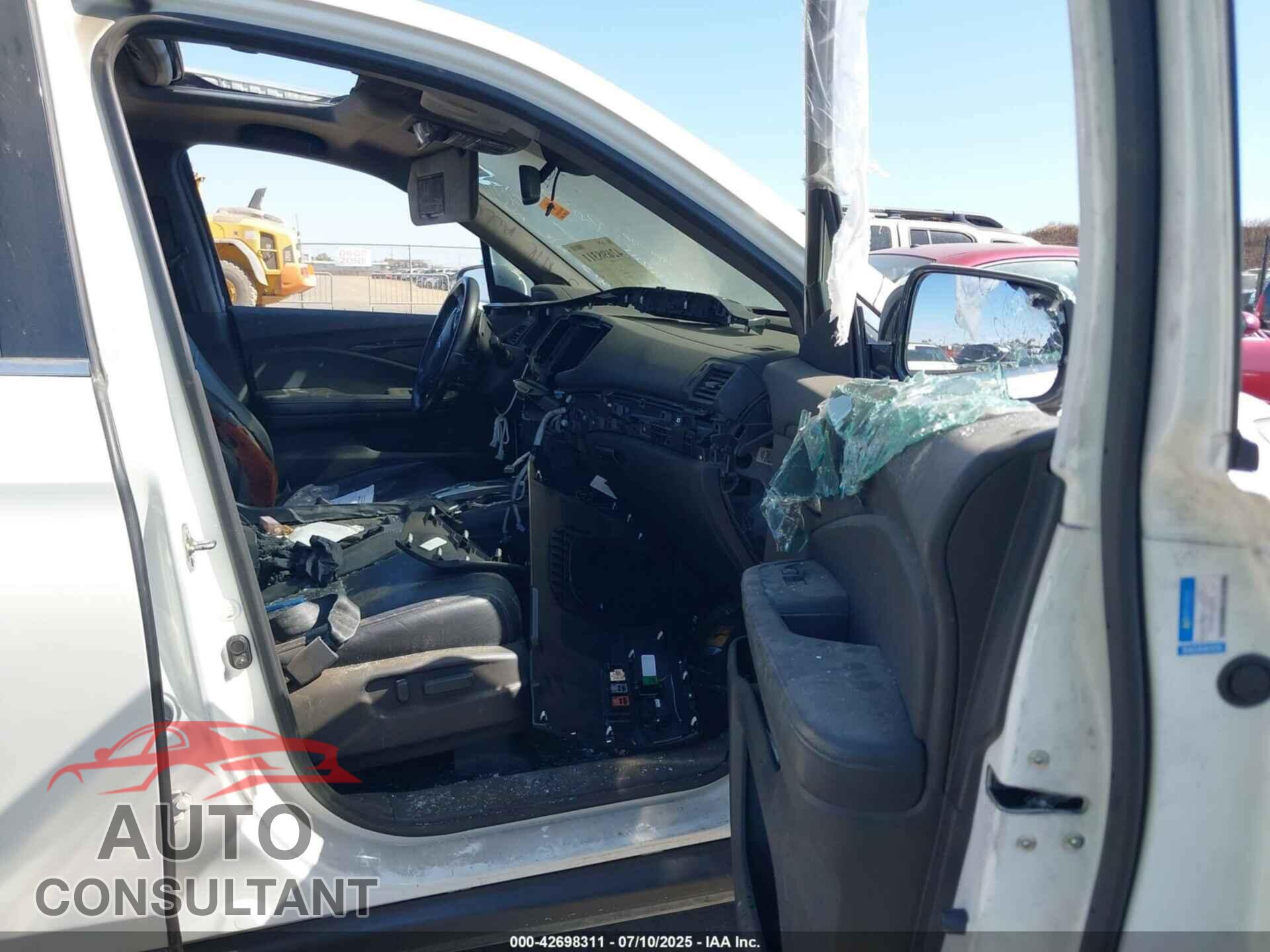 HONDA PILOT 2018 - 5FNYF6H96JB042005