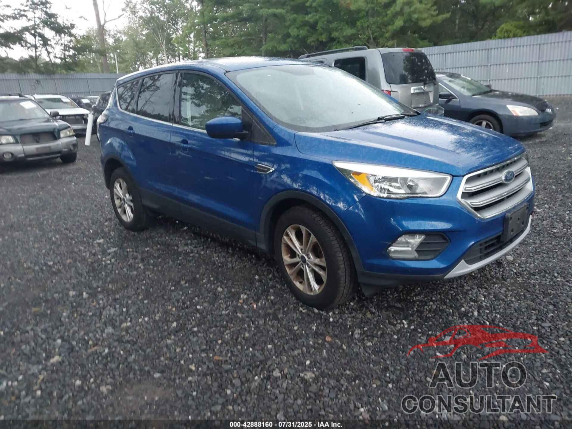 FORD ESCAPE 2017 - 1FMCU0GD7HUE43918