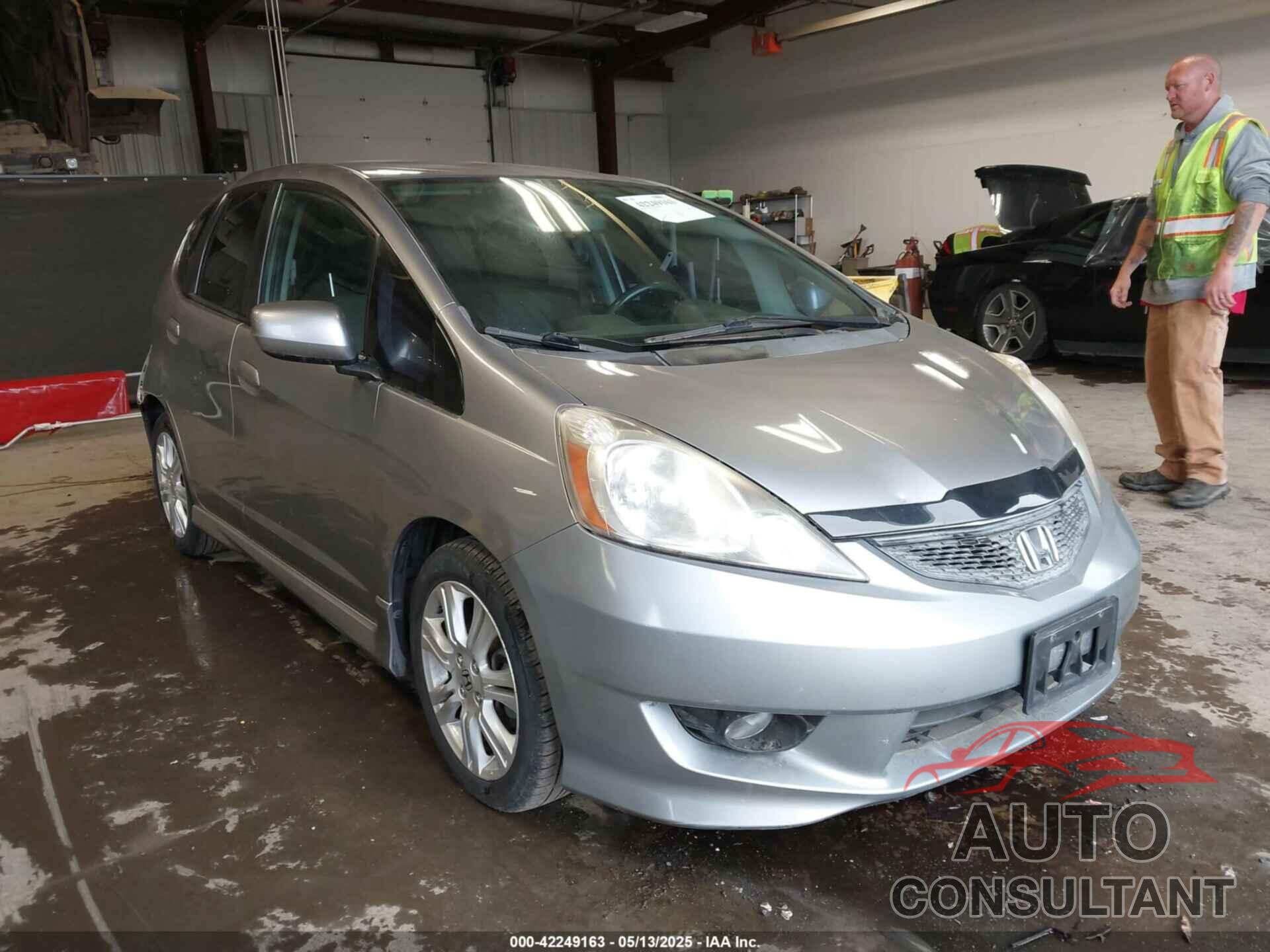 HONDA FIT 2010 - JHMGE8H4XAC017117