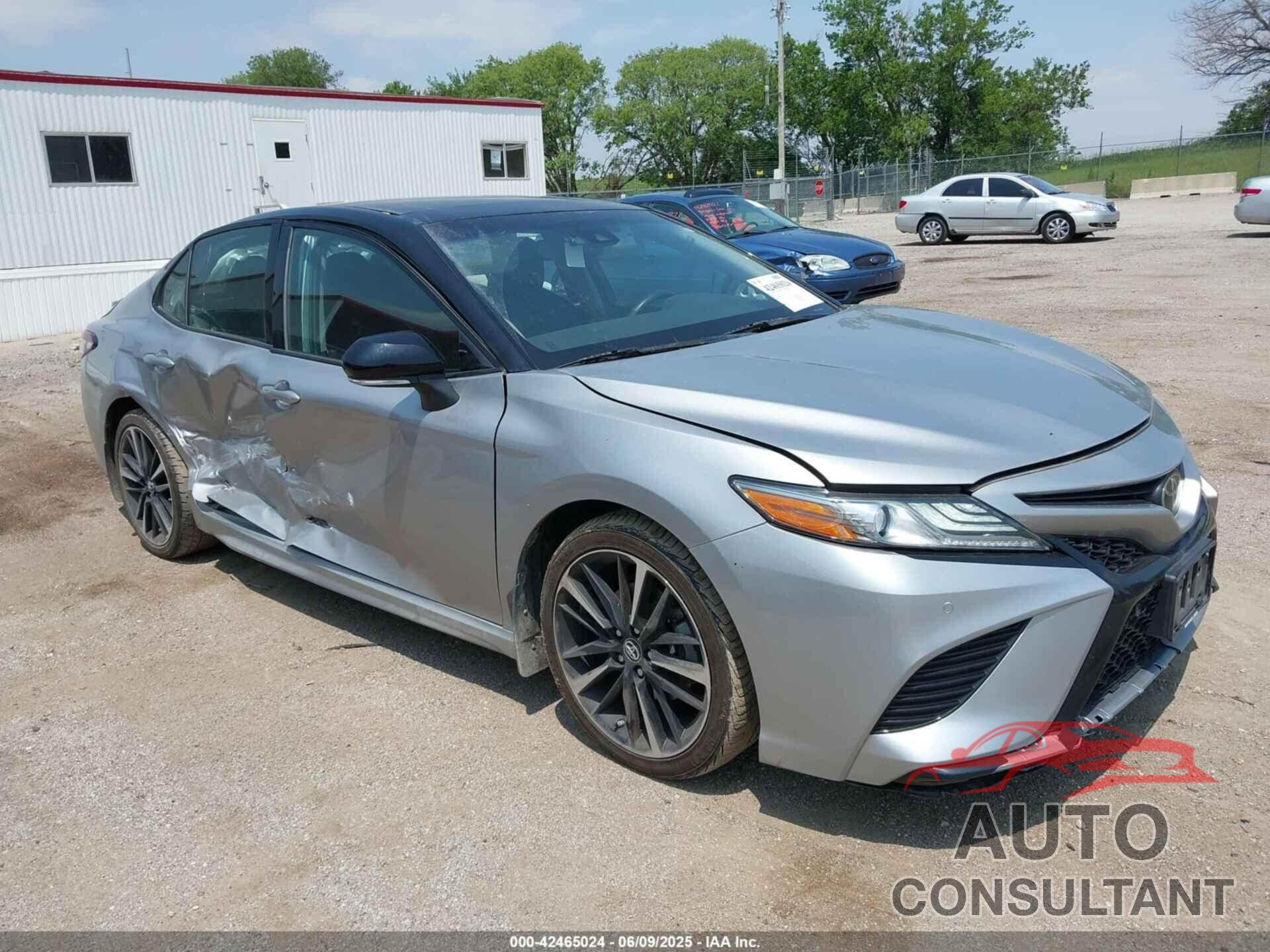 TOYOTA CAMRY 2018 - 4T1B61HK8JU148437