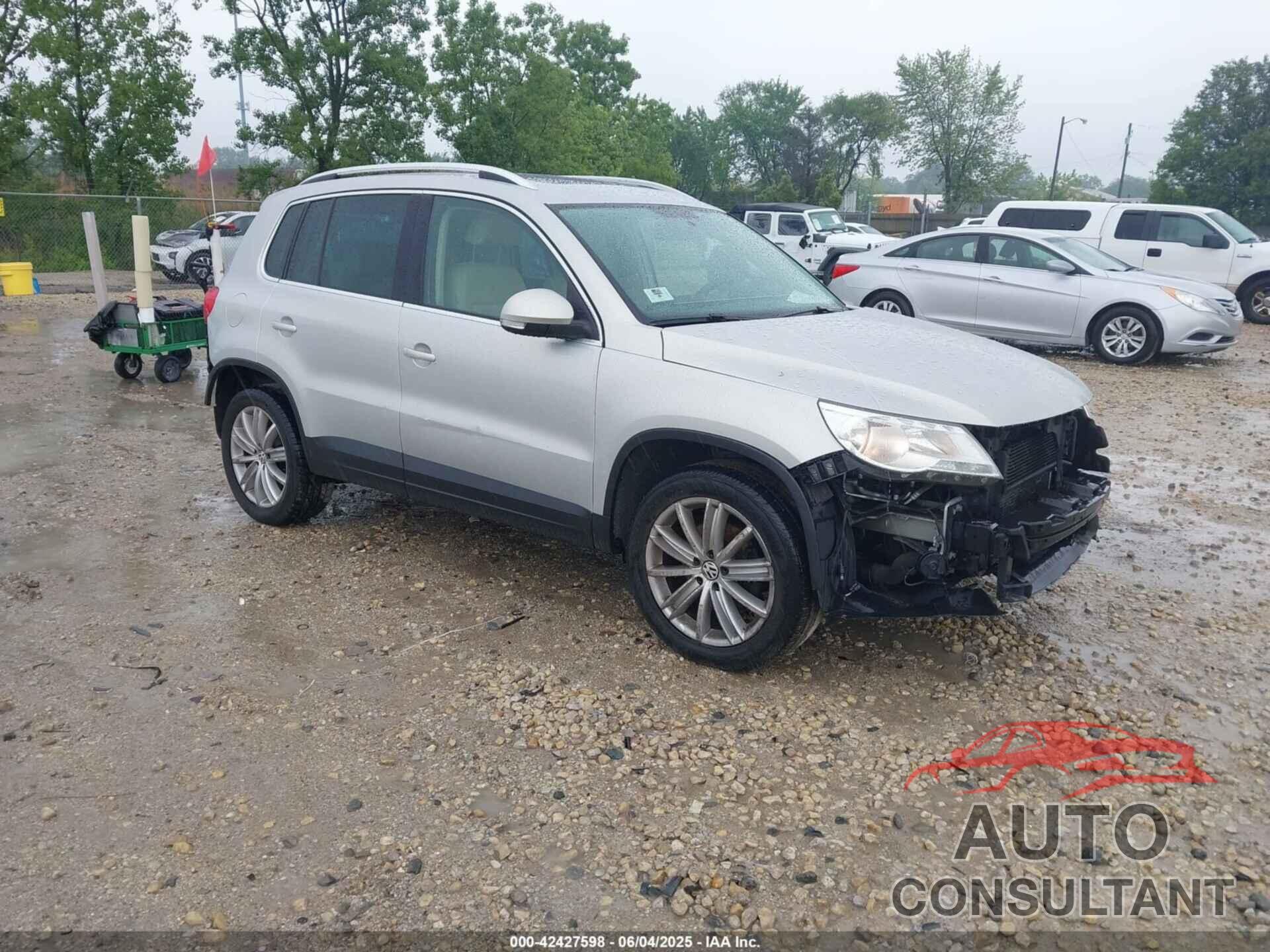 VOLKSWAGEN TIGUAN 2011 - WVGBV7AX7BW503311