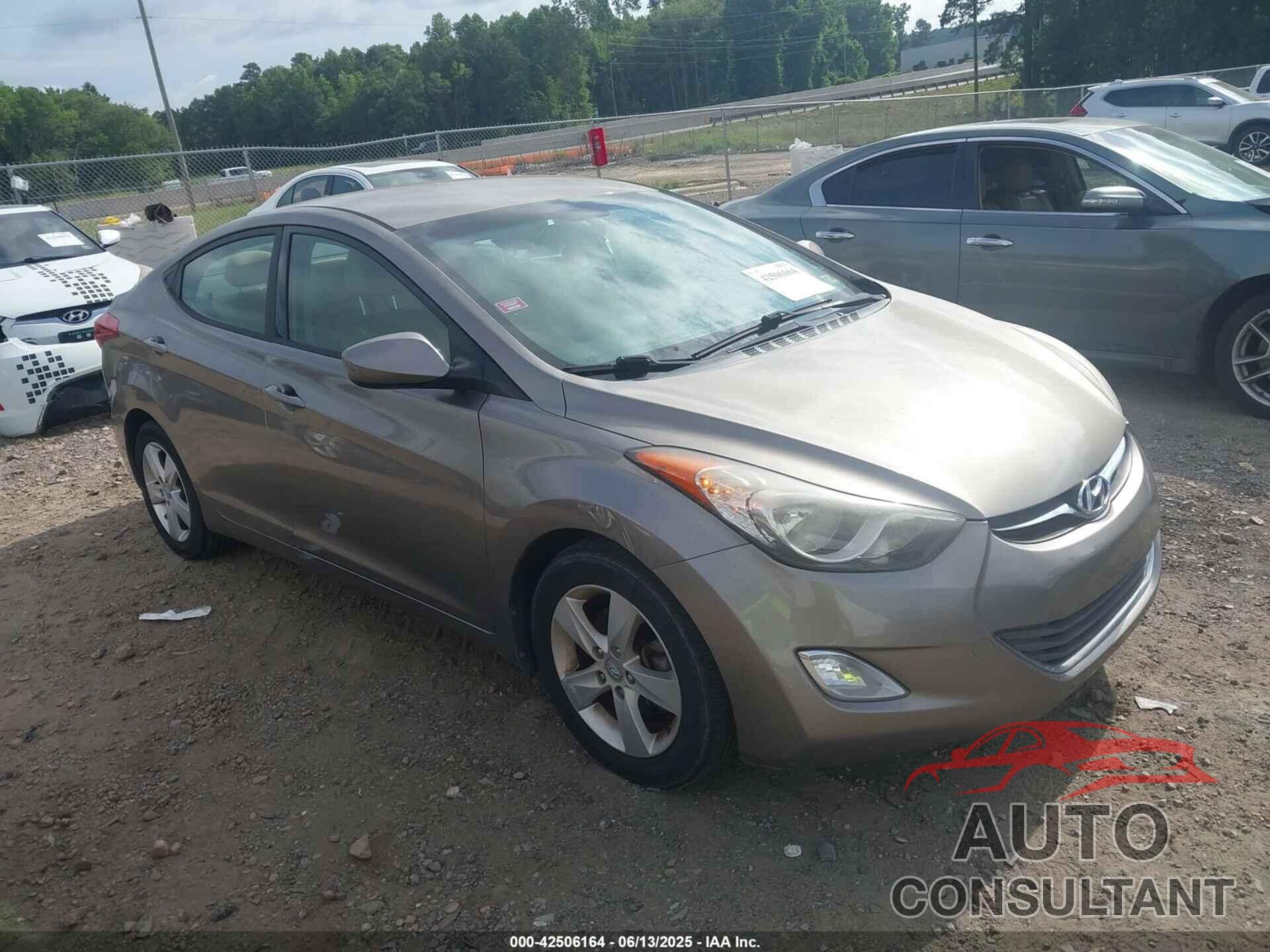 HYUNDAI ELANTRA 2013 - 5NPDH4AE5DH419319