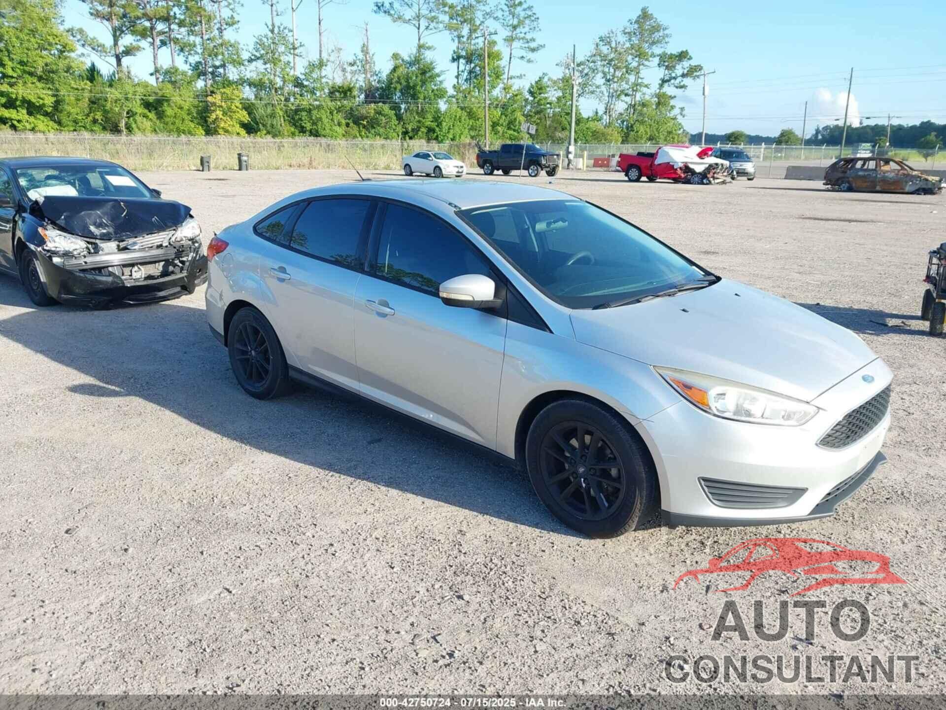 FORD FOCUS 2017 - 1FADP3F22HL232896