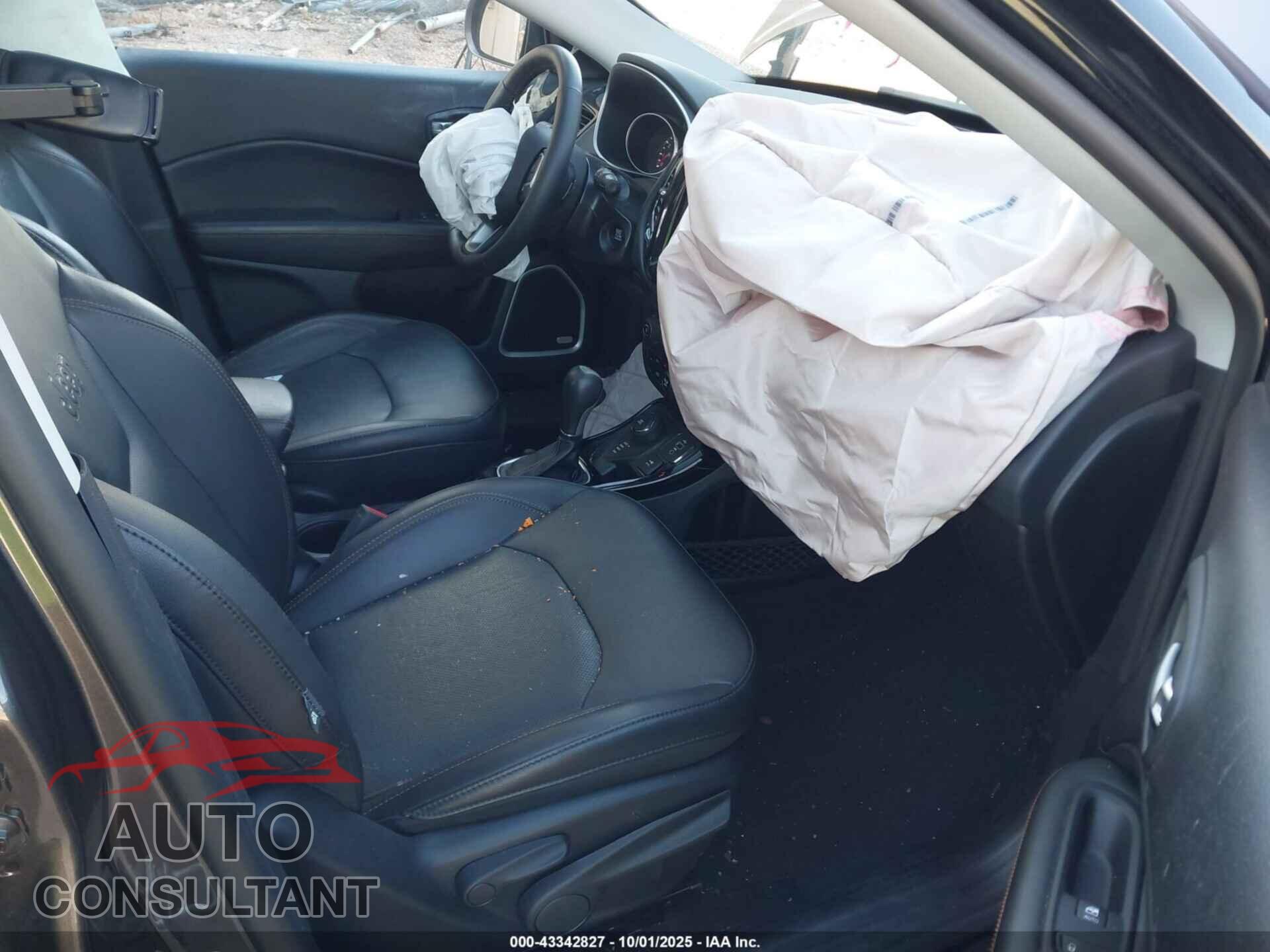 JEEP COMPASS 2019 - 3C4NJDCB3KT601366
