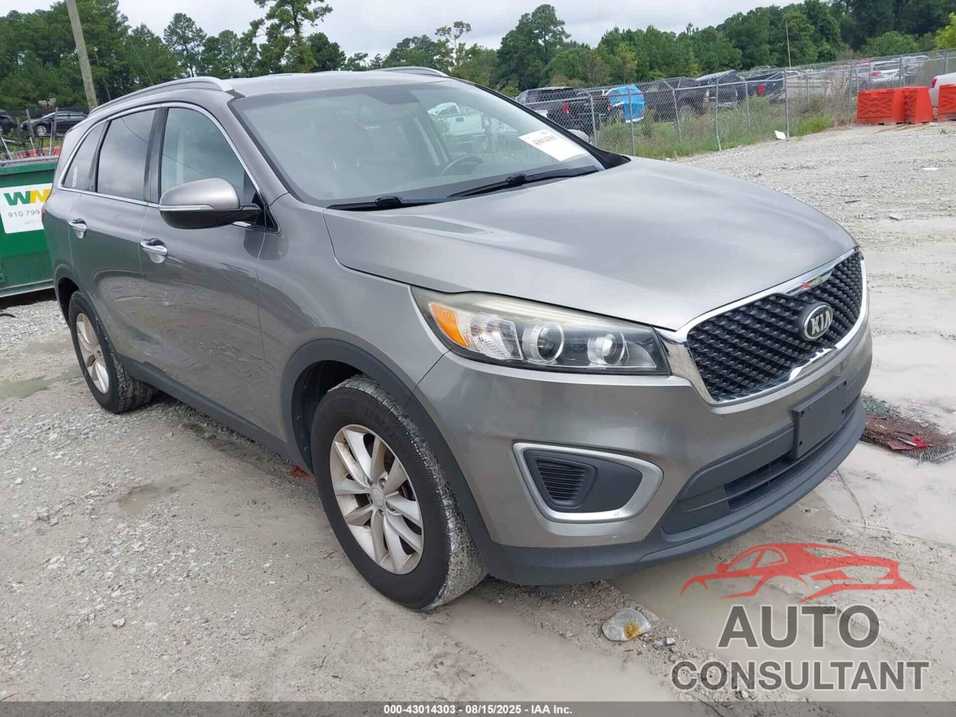 KIA SORENTO 2017 - 5XYPG4A32HG285669