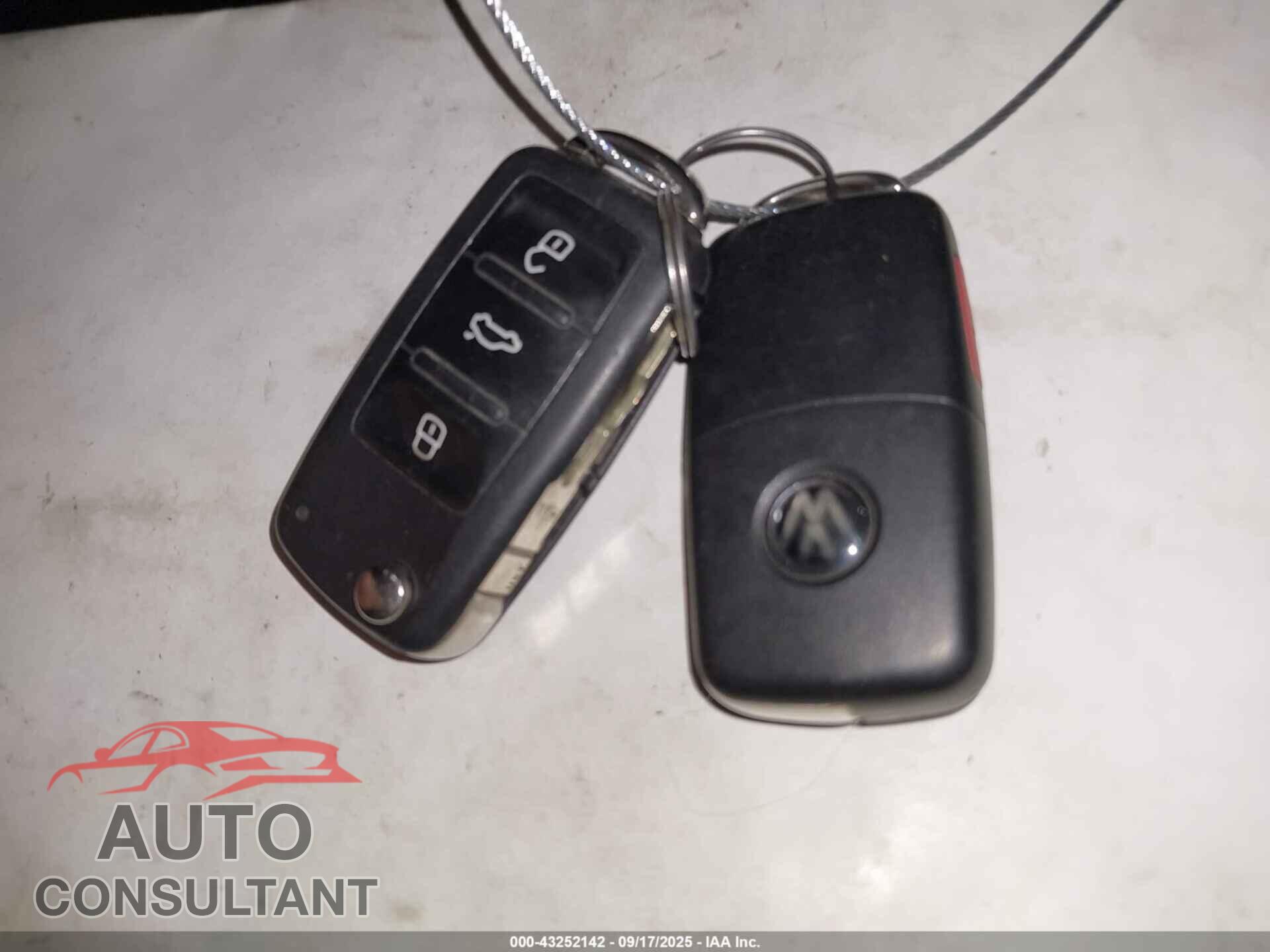 VOLKSWAGEN JETTA 2017 - 3VWDB7AJ7HM217868