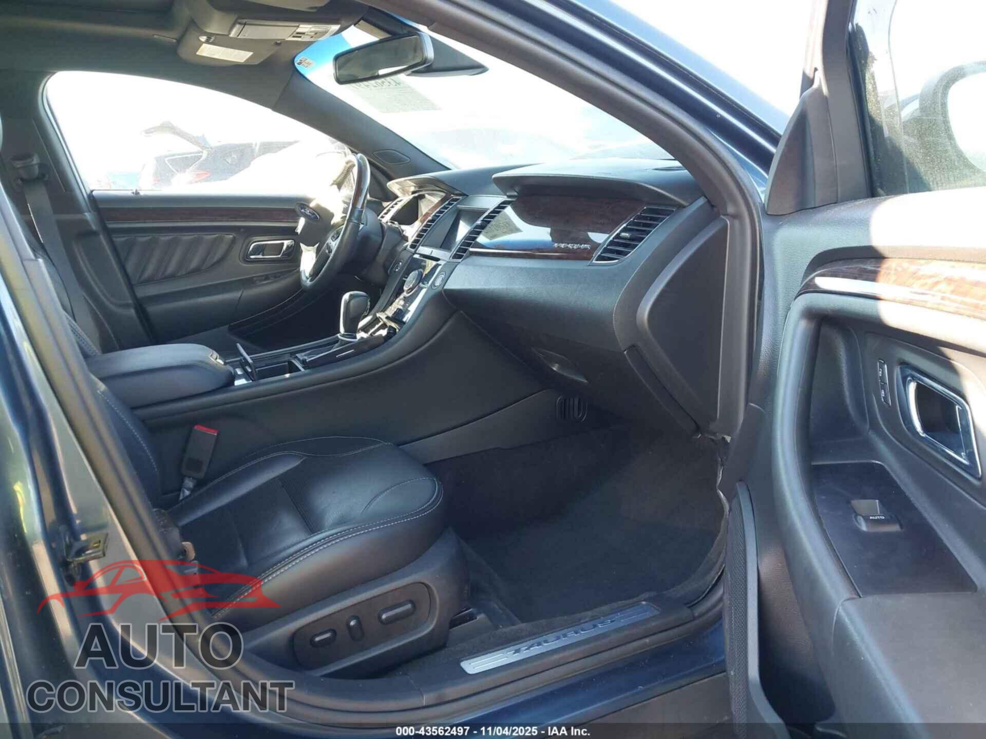 FORD TAURUS 2018 - 1FAHP2F85JG129888