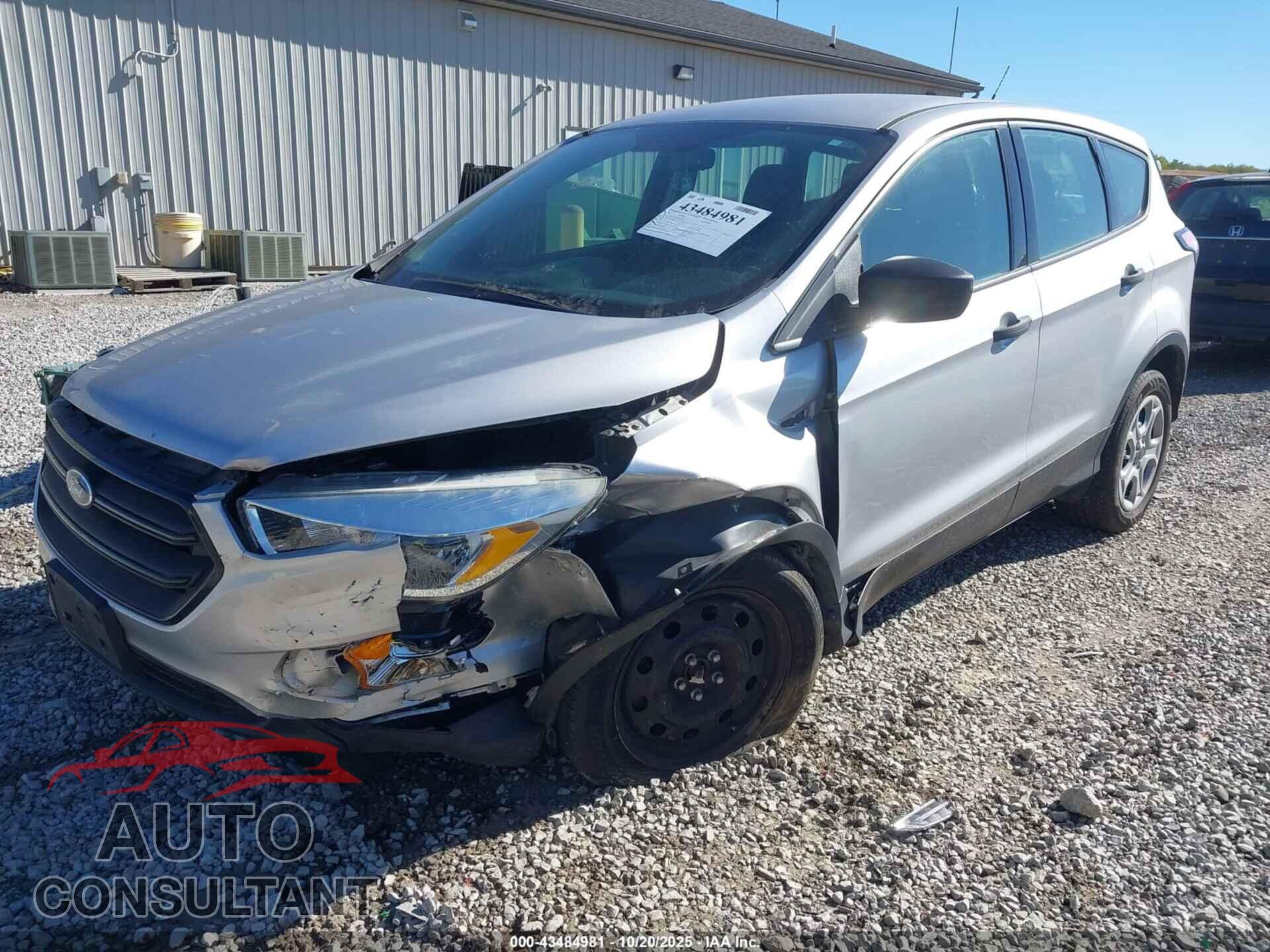 FORD ESCAPE 2017 - 1FMCU0F70HUD57720