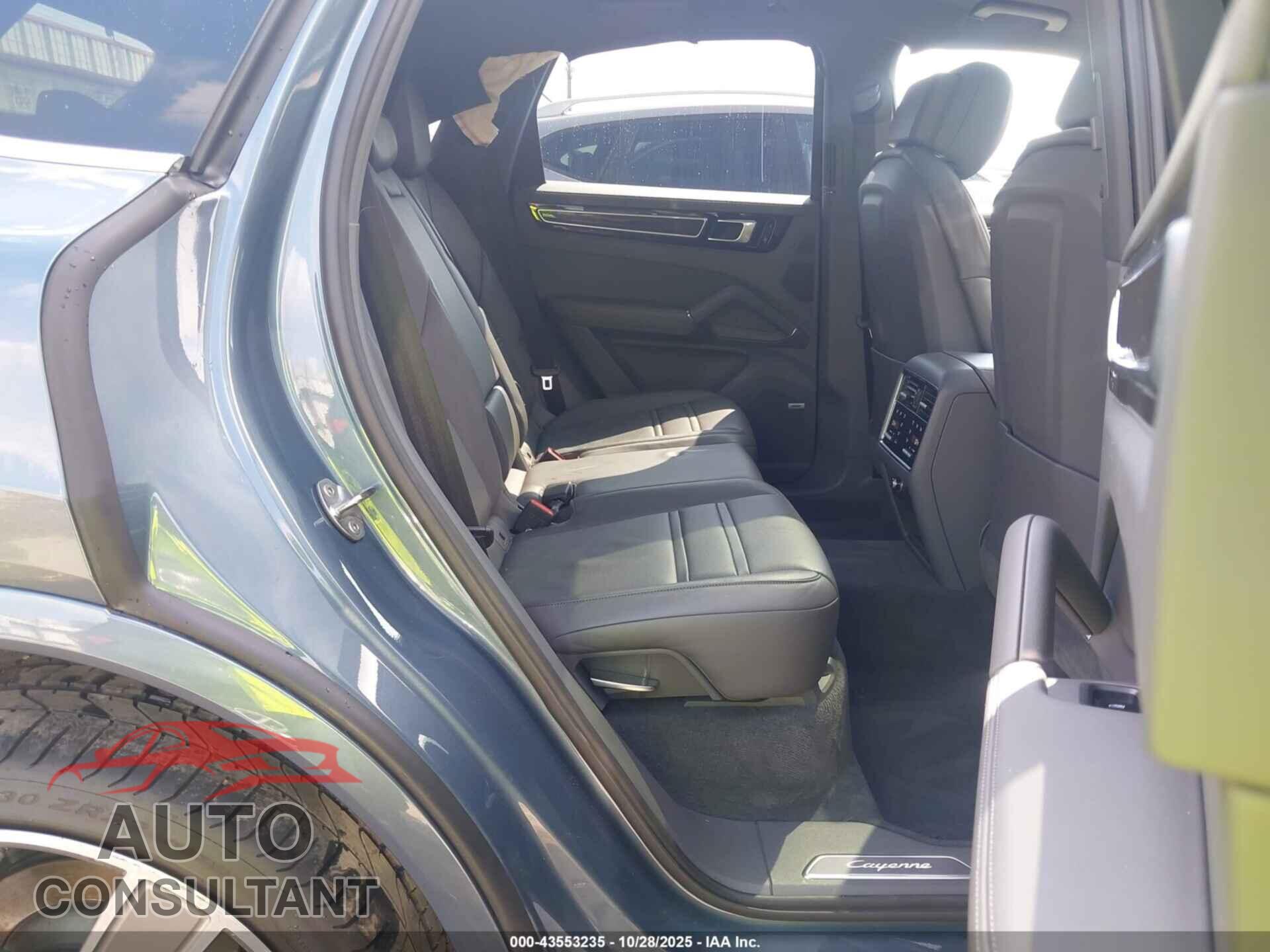 PORSCHE CAYENNE 2019 - WP1AB2AY0KDA65228