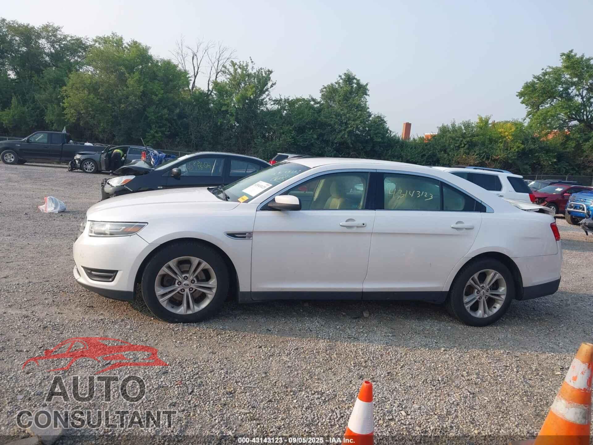 FORD TAURUS 2016 - 1FAHP2E80GG148830