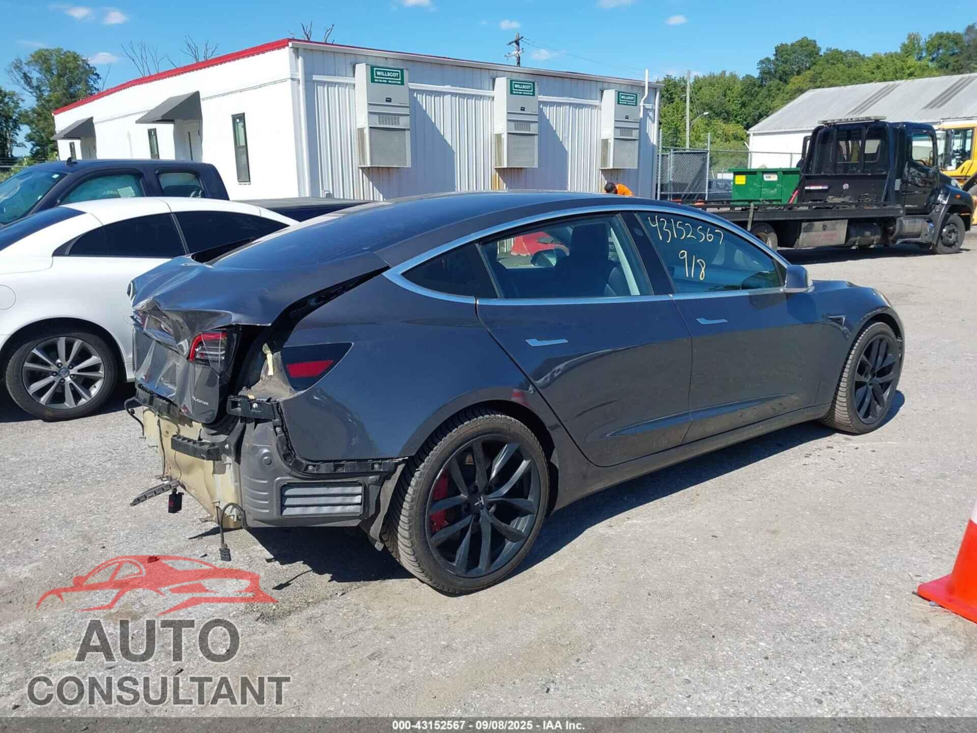 TESLA MODEL 3 2018 - 5YJ3E1EB3JF129013