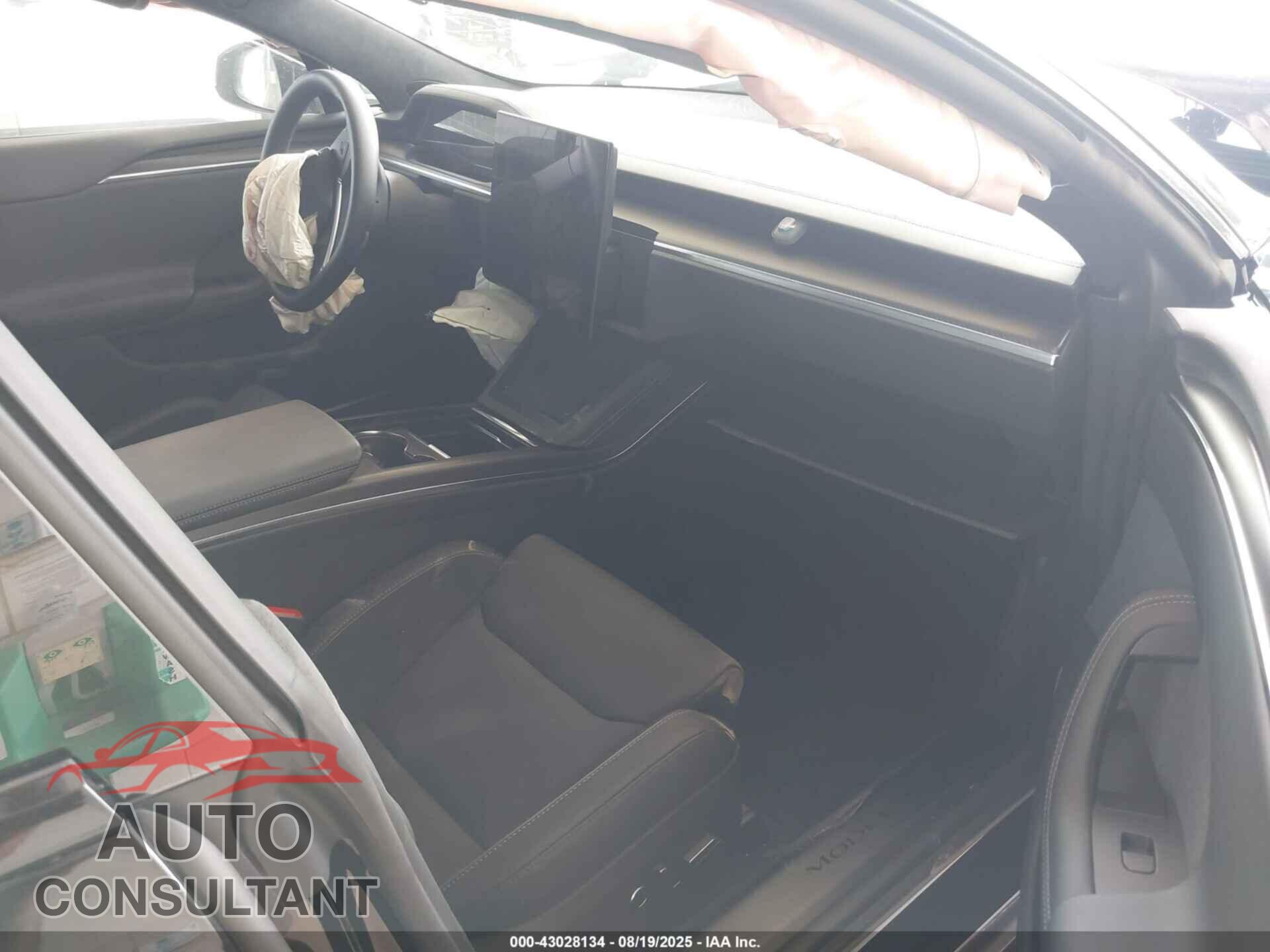 TESLA MODEL S 2024 - 5YJSA1E6XRF540186