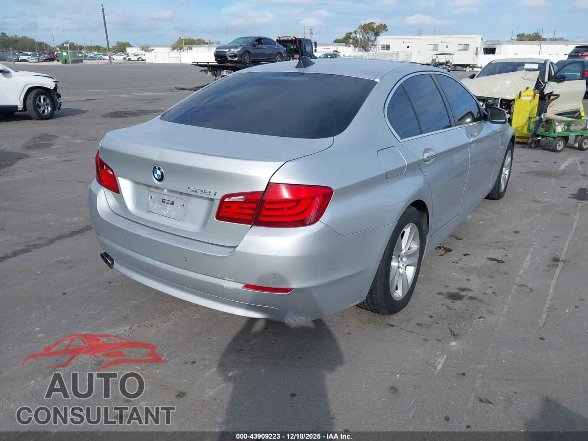 BMW 528I 2012 - WBAXH5C59CDW03597